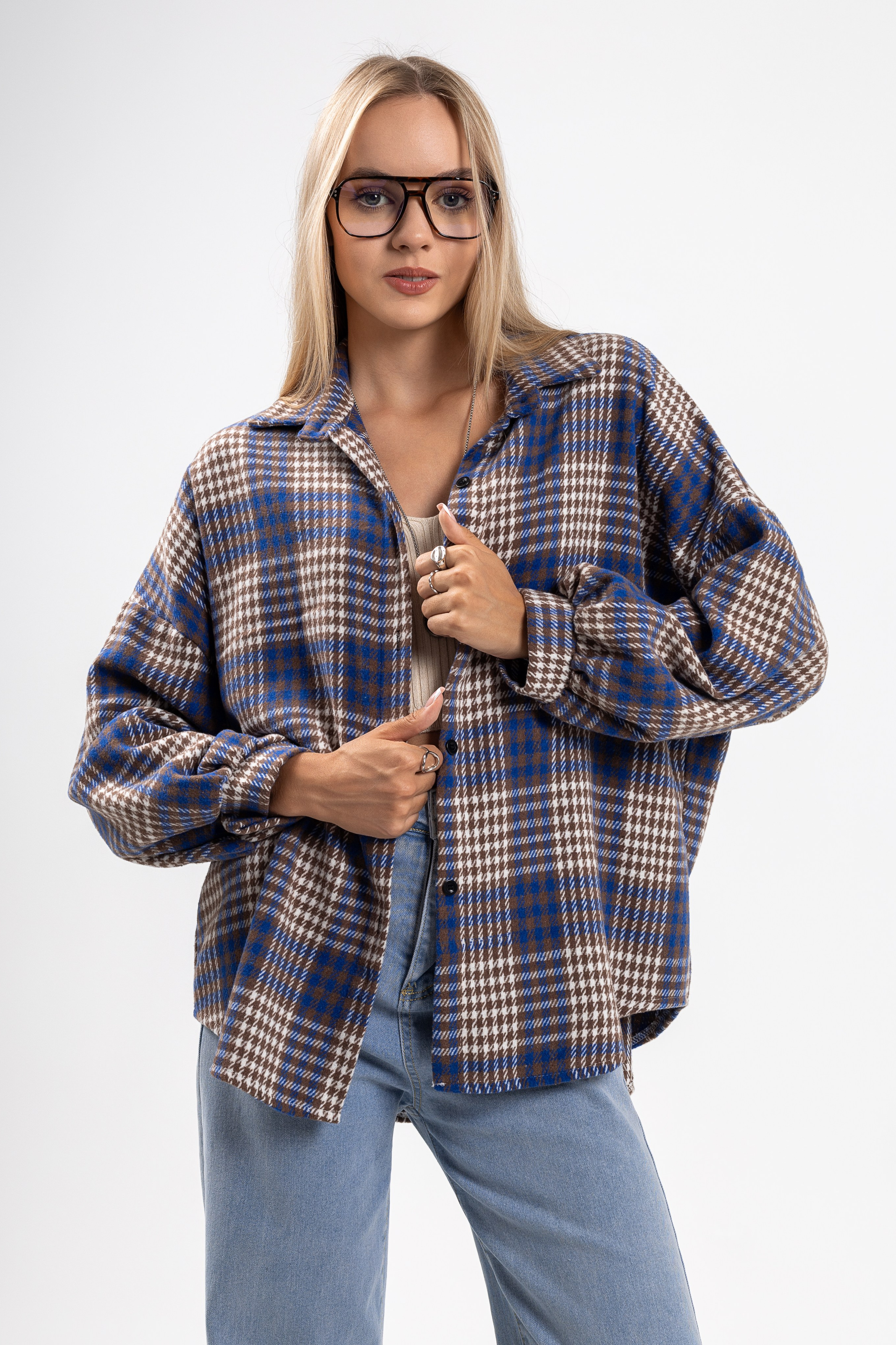 Рубашка. Фото для маркетплейсов в самых сочных локациях города Сочи