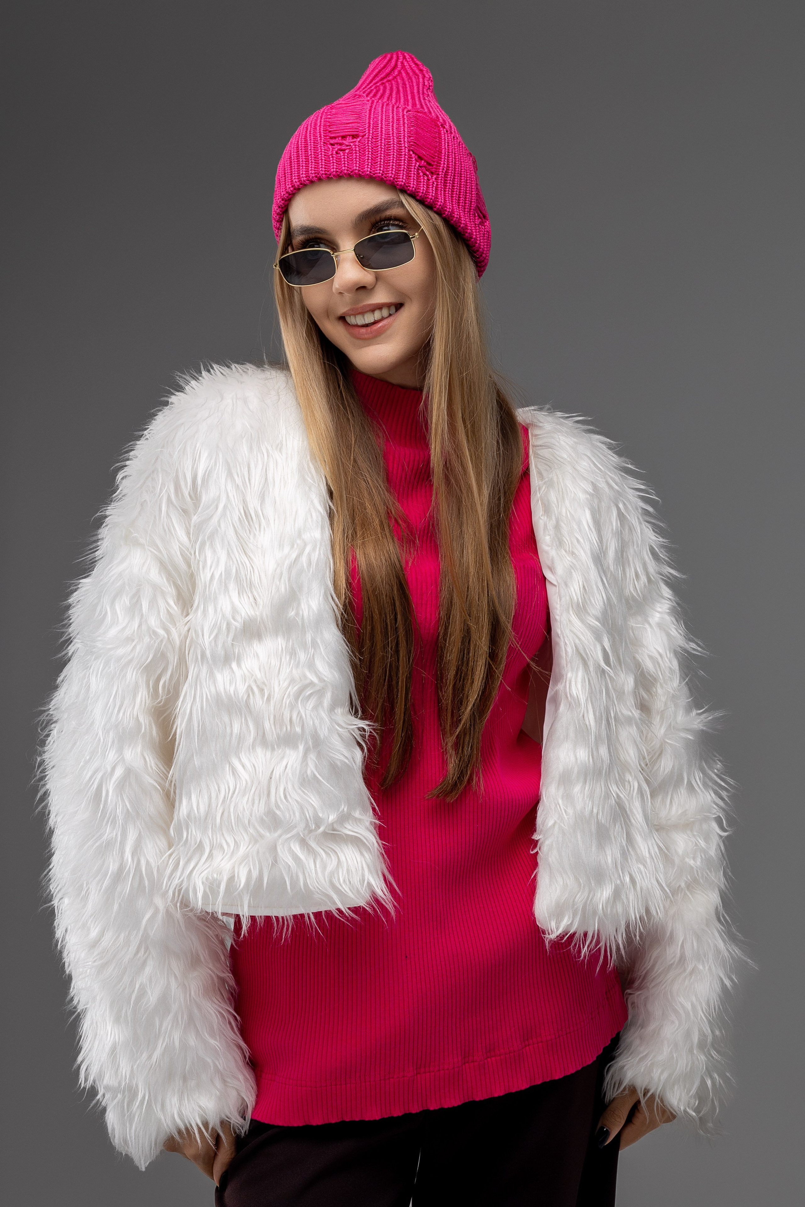 Шапки. Фото для маркетплейсов в самых сочных локациях города Сочи