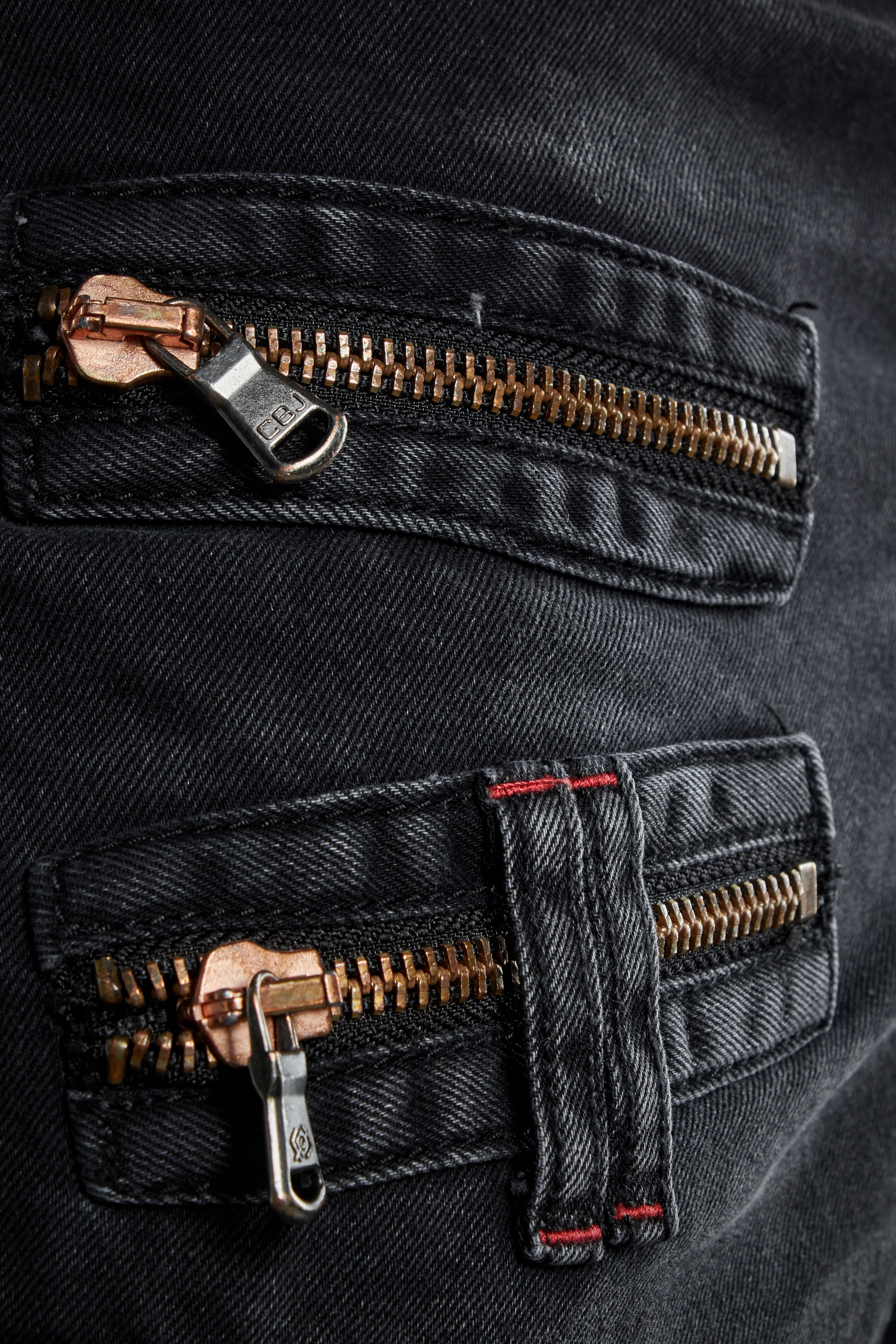 Джинсы — Сергей. Фото для маркетплейсов в самых сочных локациях города Сочи