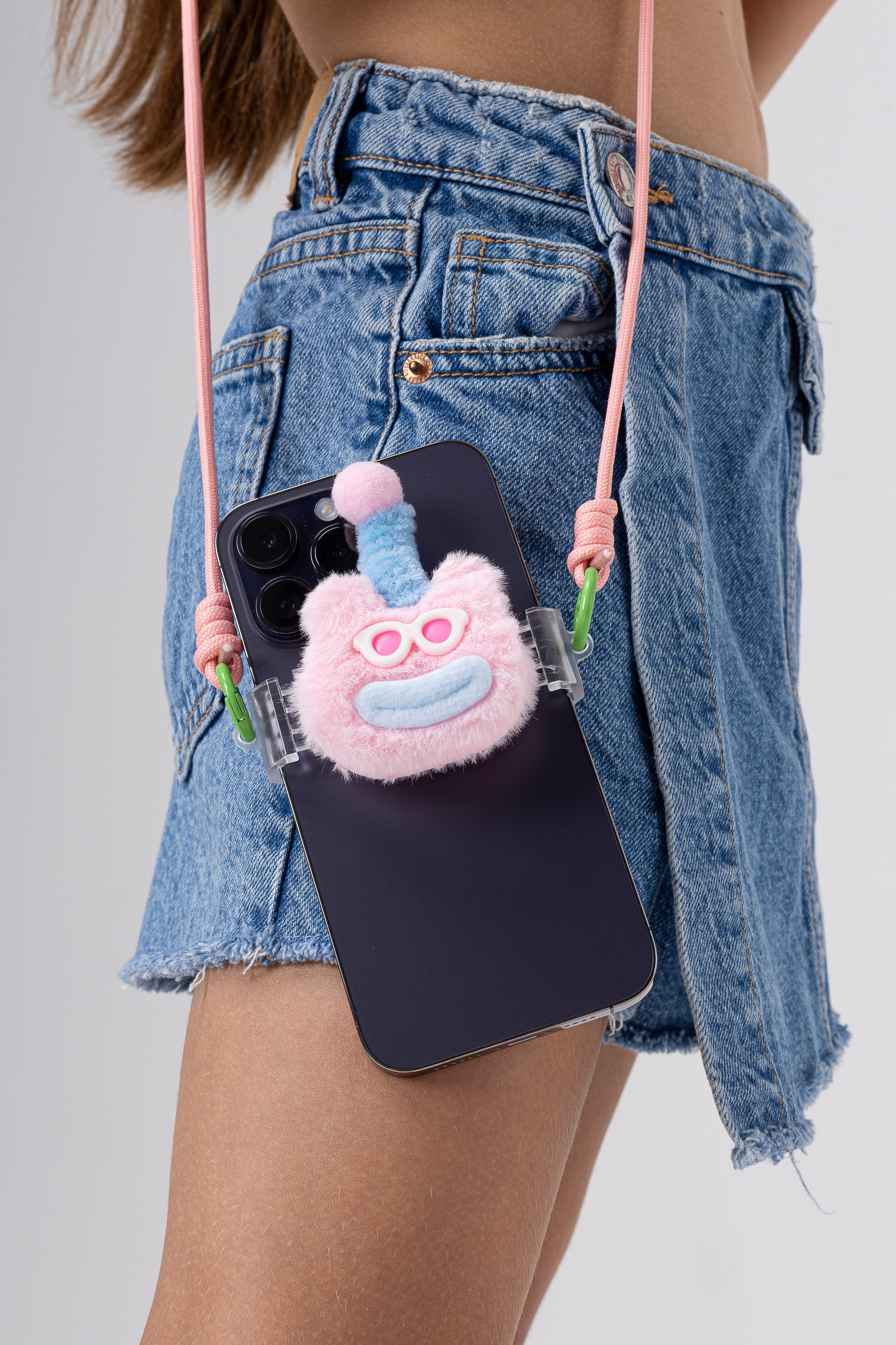 Держатели. Фото для маркетплейсов в самых сочных локациях города Сочи