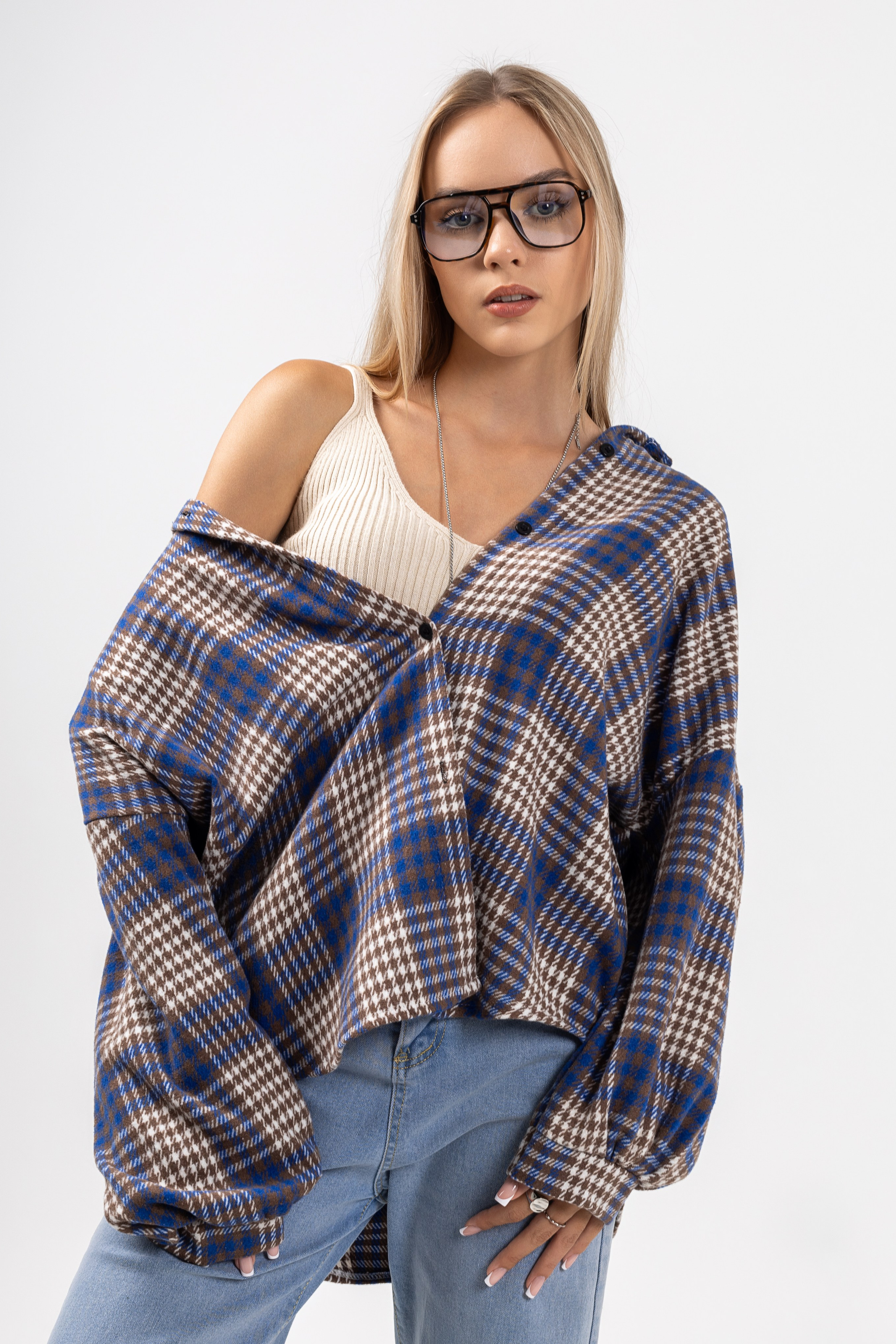 Рубашка. Фото для маркетплейсов в самых сочных локациях города Сочи