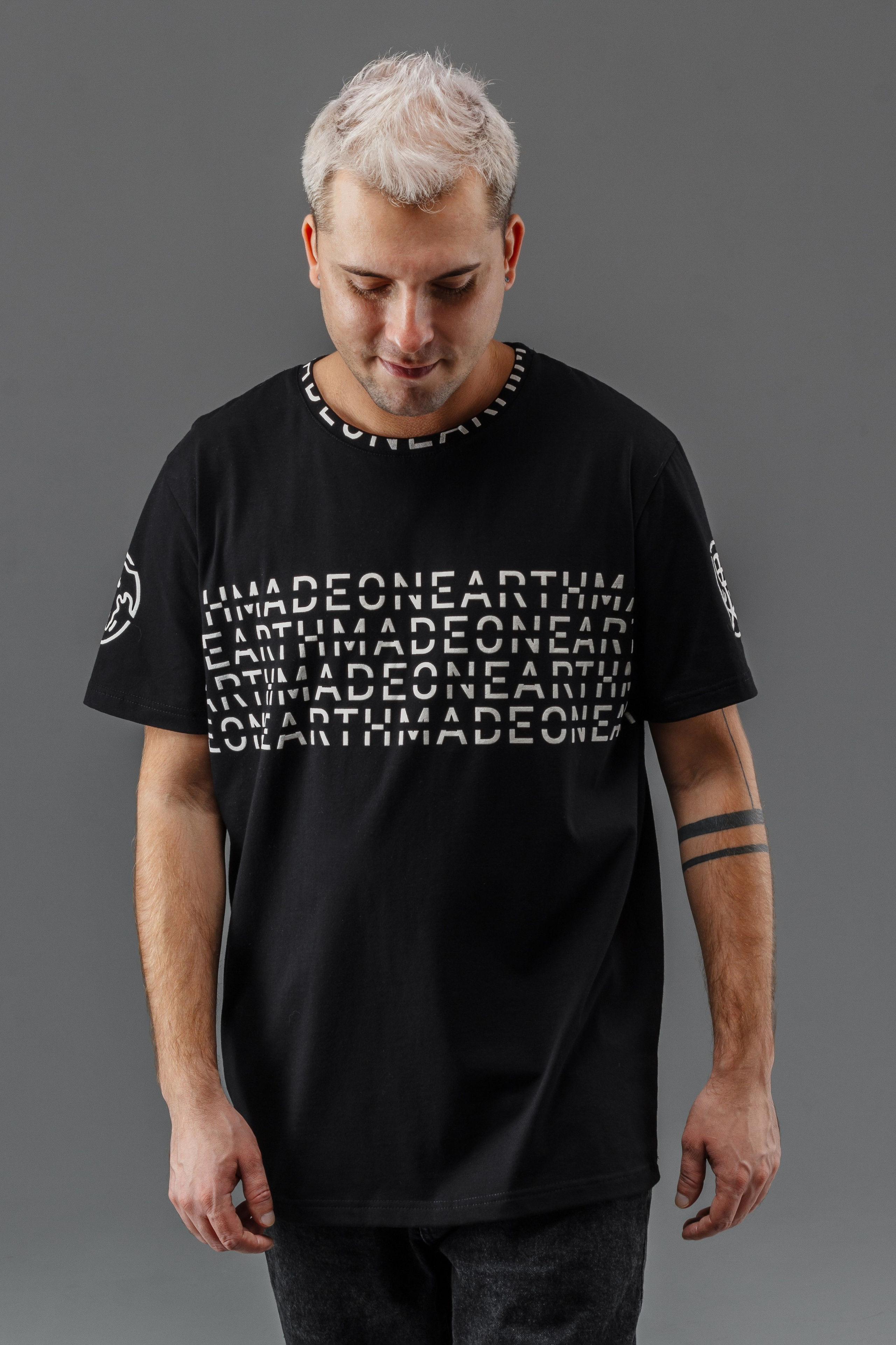 Футболка — Виталя. Фото для маркетплейсов в самых сочных локациях города Сочи