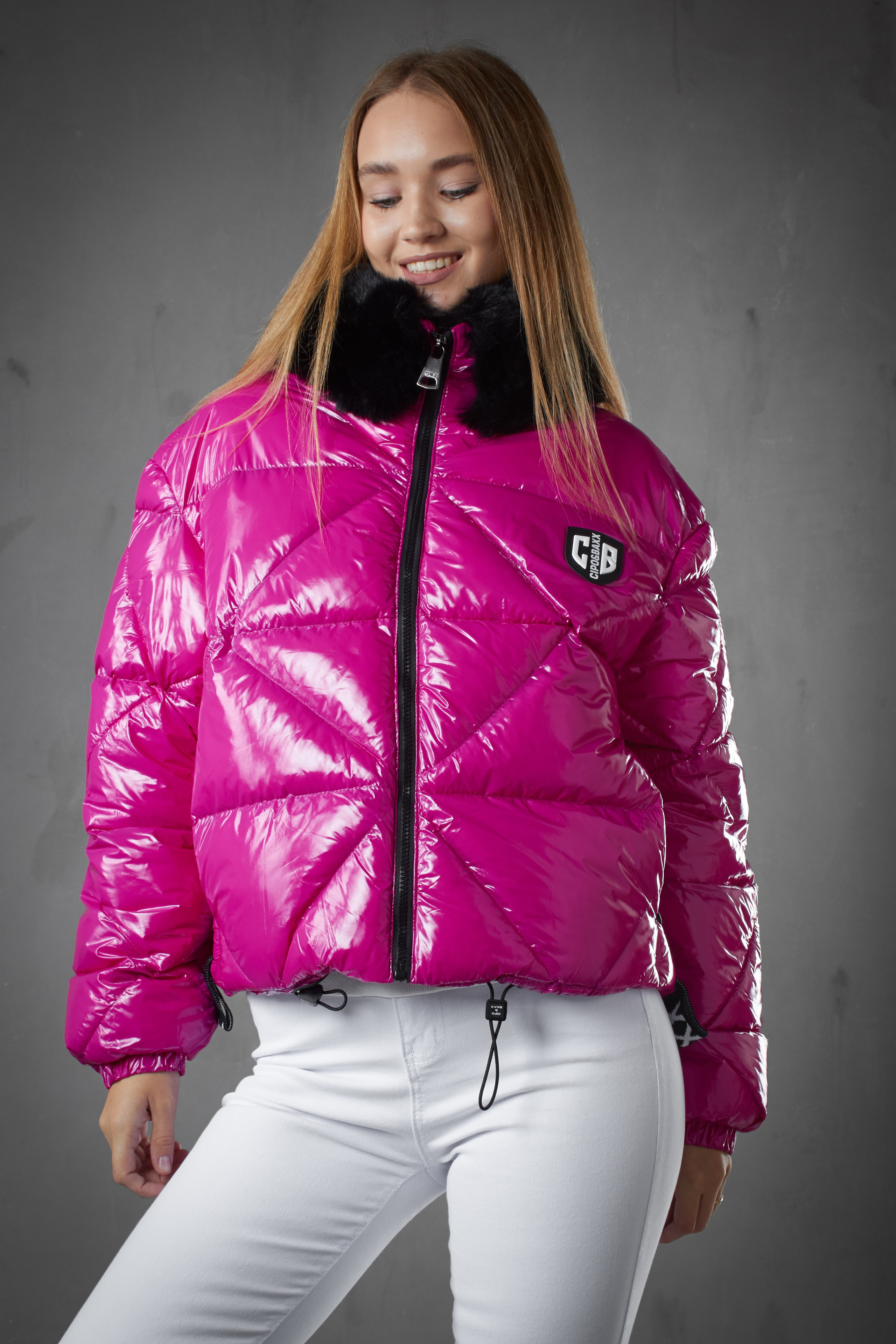 Пуховики — Каролина. Фото для маркетплейсов в самых сочных локациях города Сочи