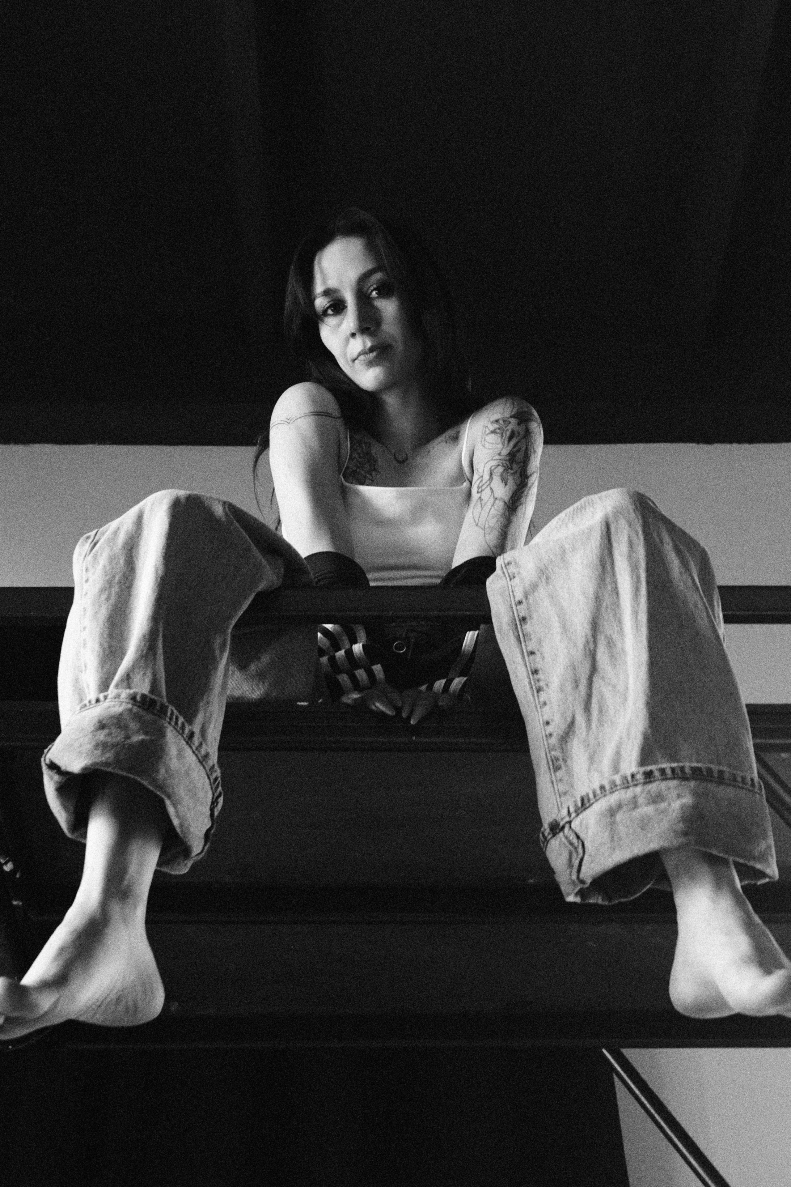 Портретная фотосессия в Уфе. Чистый свет, простой образ, сильный кадр. Никакой перегруженности только вы и атмосфера. Образная съёмка в минималистичном стиле, нейтральные фоны, мягкий естественный свет, внимание к деталям. Женский портрет, который говорит сам за себя. Индивидуальная фотосессия в Уфе студия или локация под ваш образ.