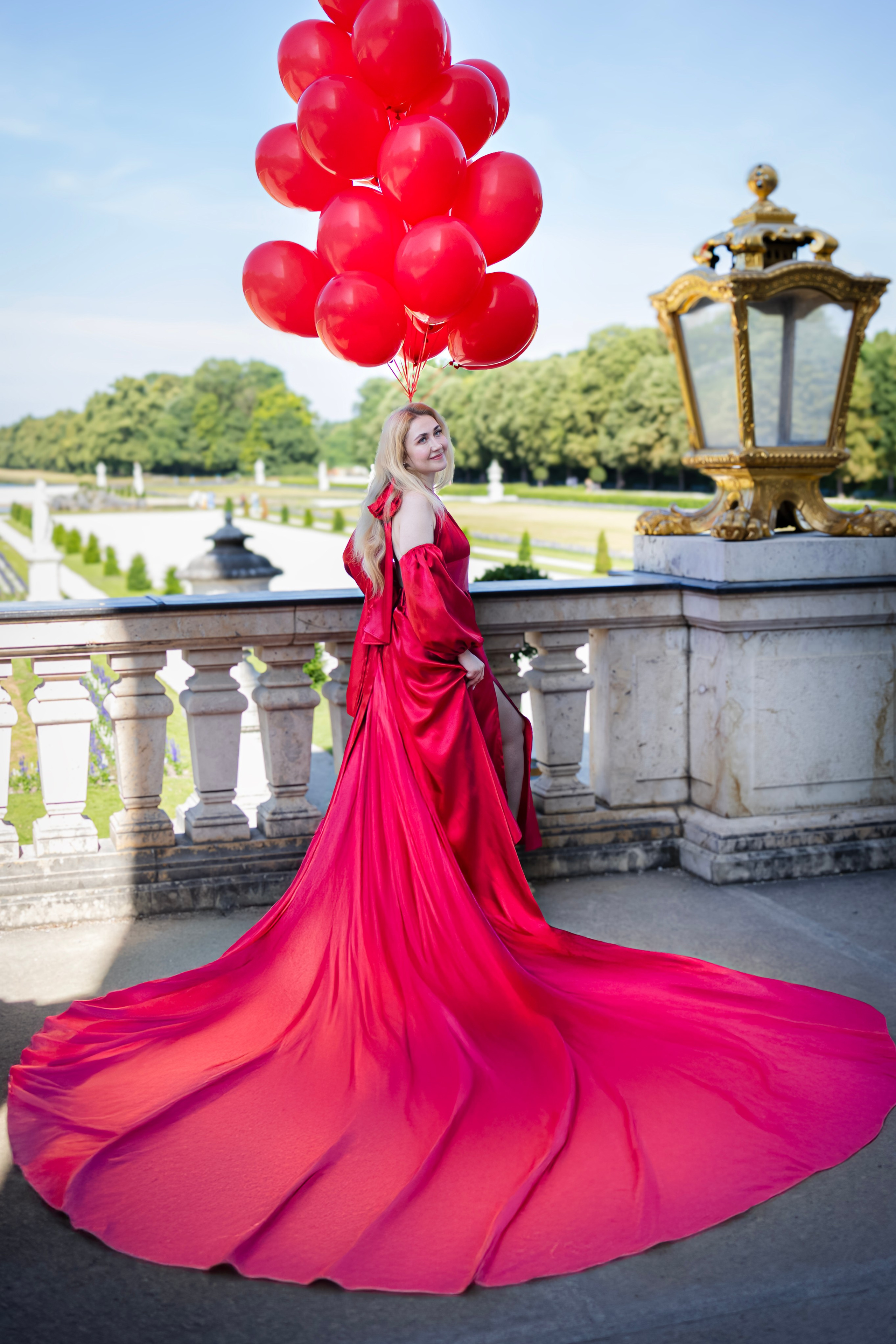 Shopoting with balloons