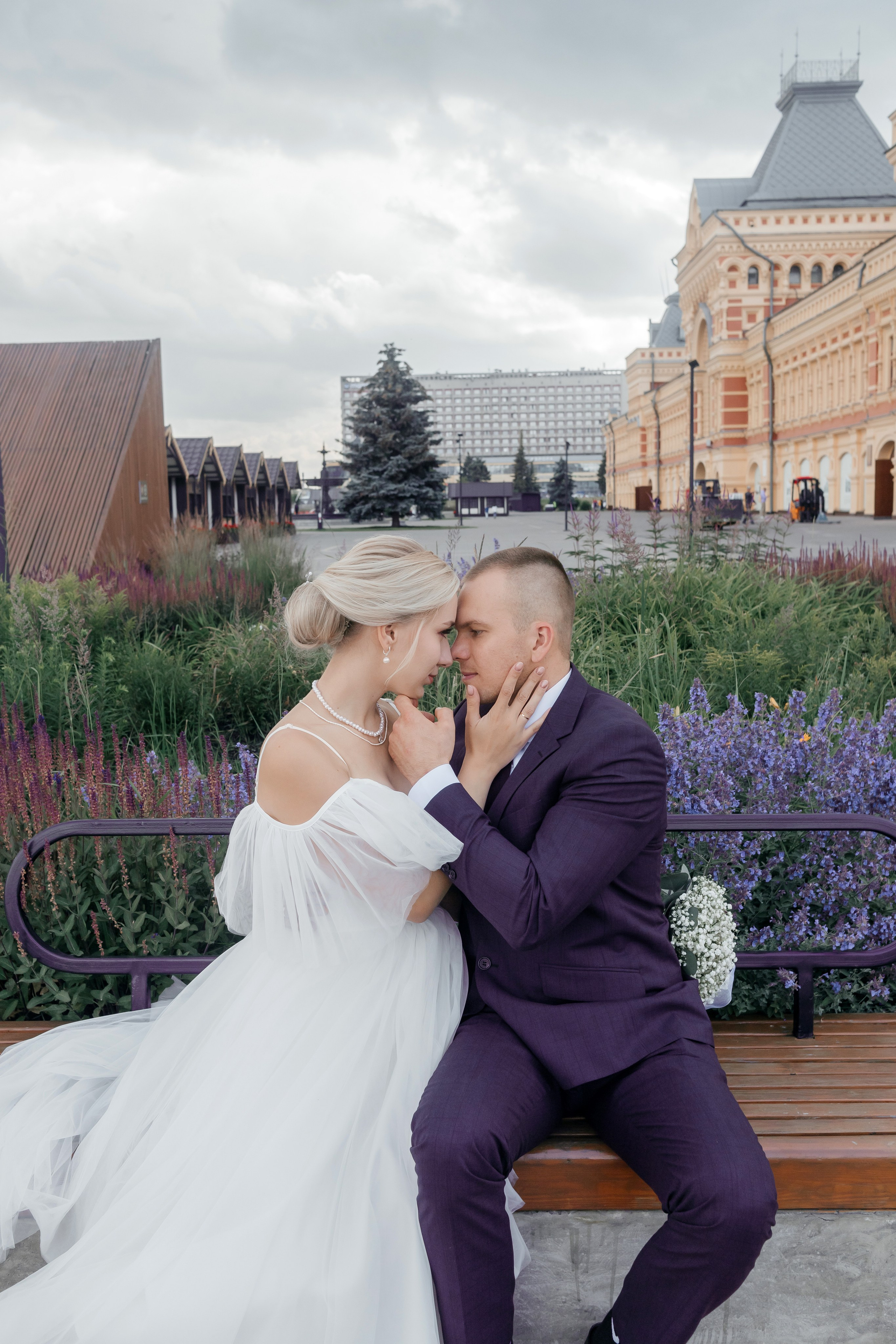 Между взглядом и «да». А&V