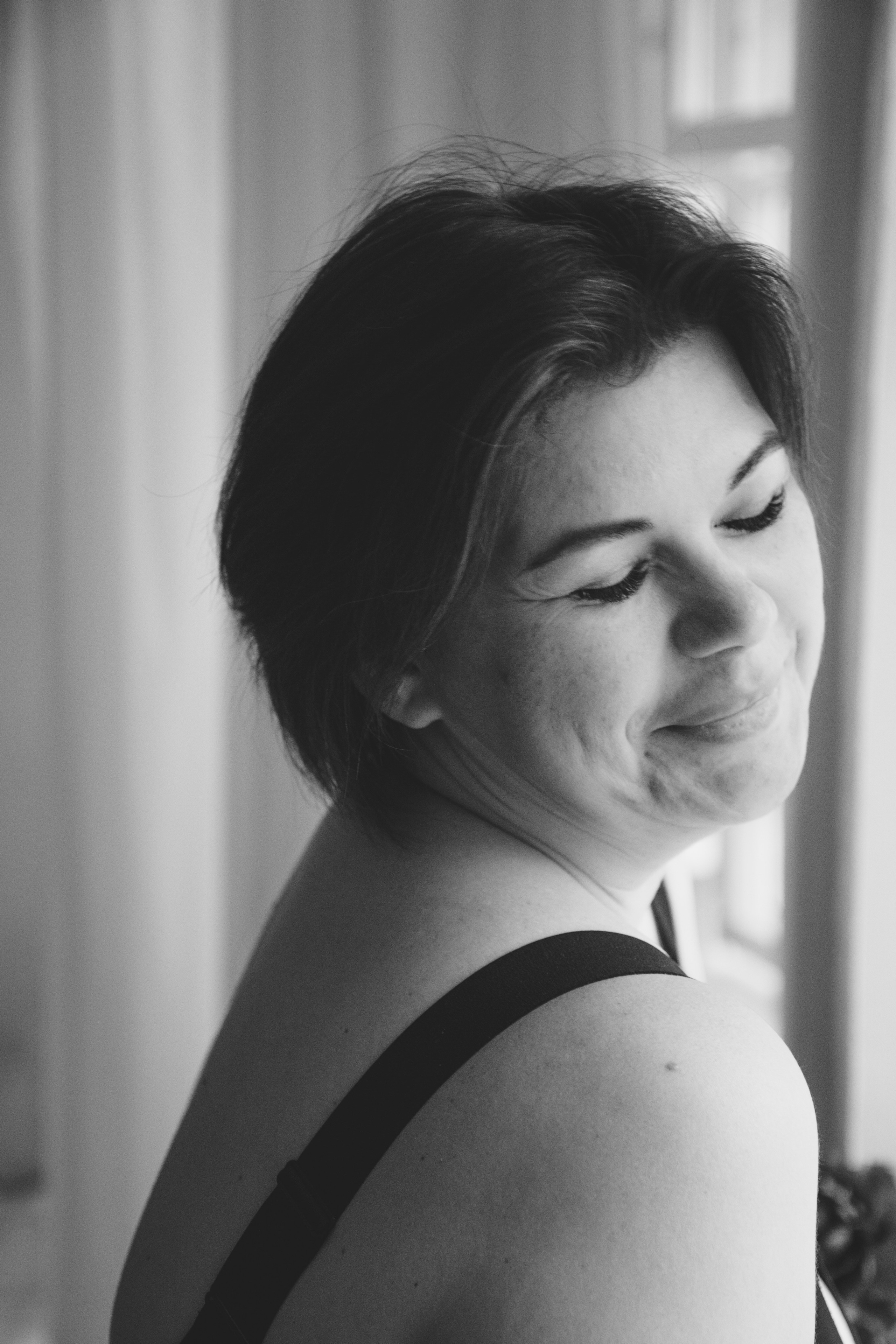 Почему некоторым женщинам сложнее принимать свои фотографии, чем чужие?. Не глянцевый женский и семейный фотограф в Перми Гиренко Людмила