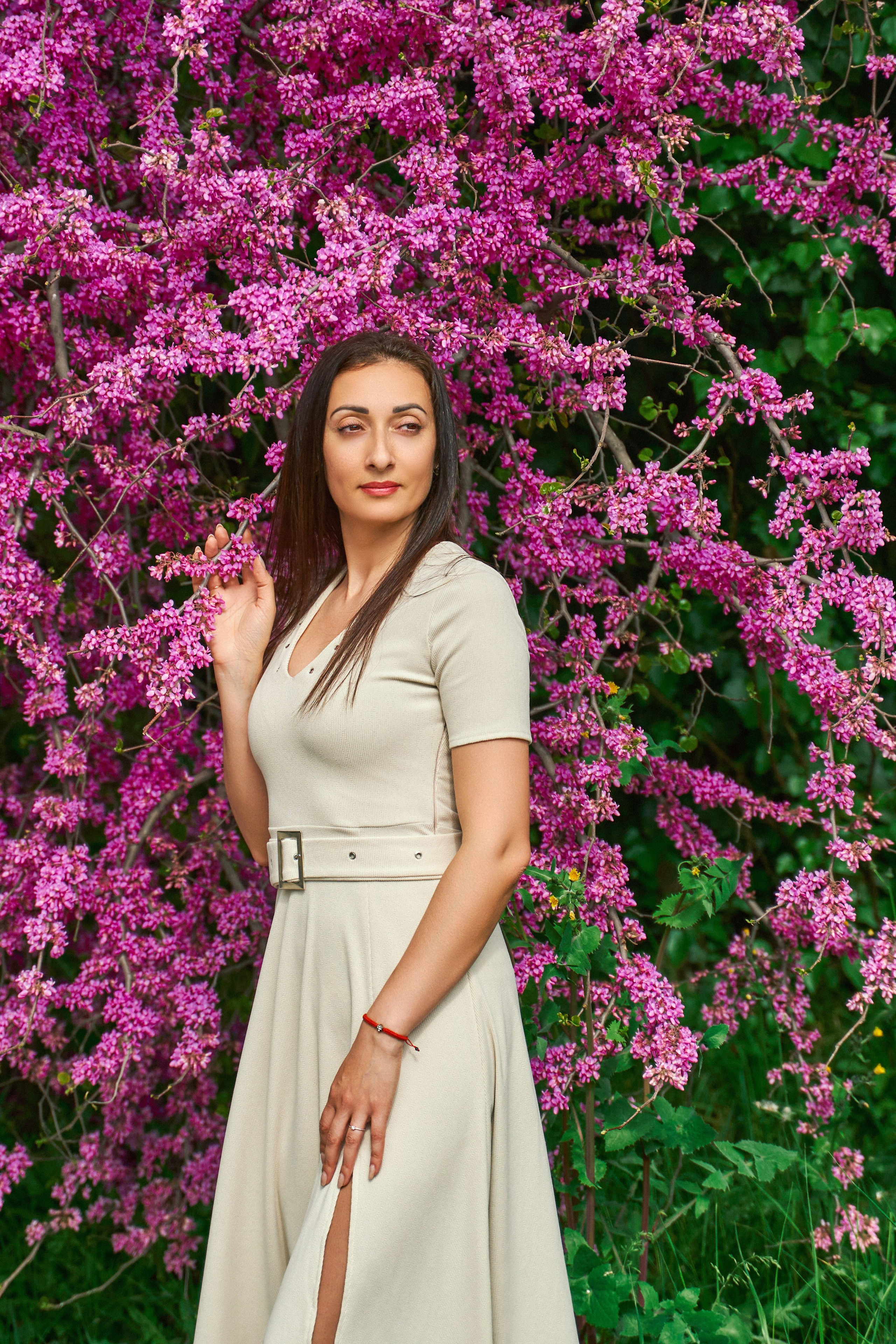 Съёмка Оксаны в цветущем саду в Абхазии. Фотограф Абхазия|Цандрипш|Гагра|Сириус|Красная Поляна Артём Большаков