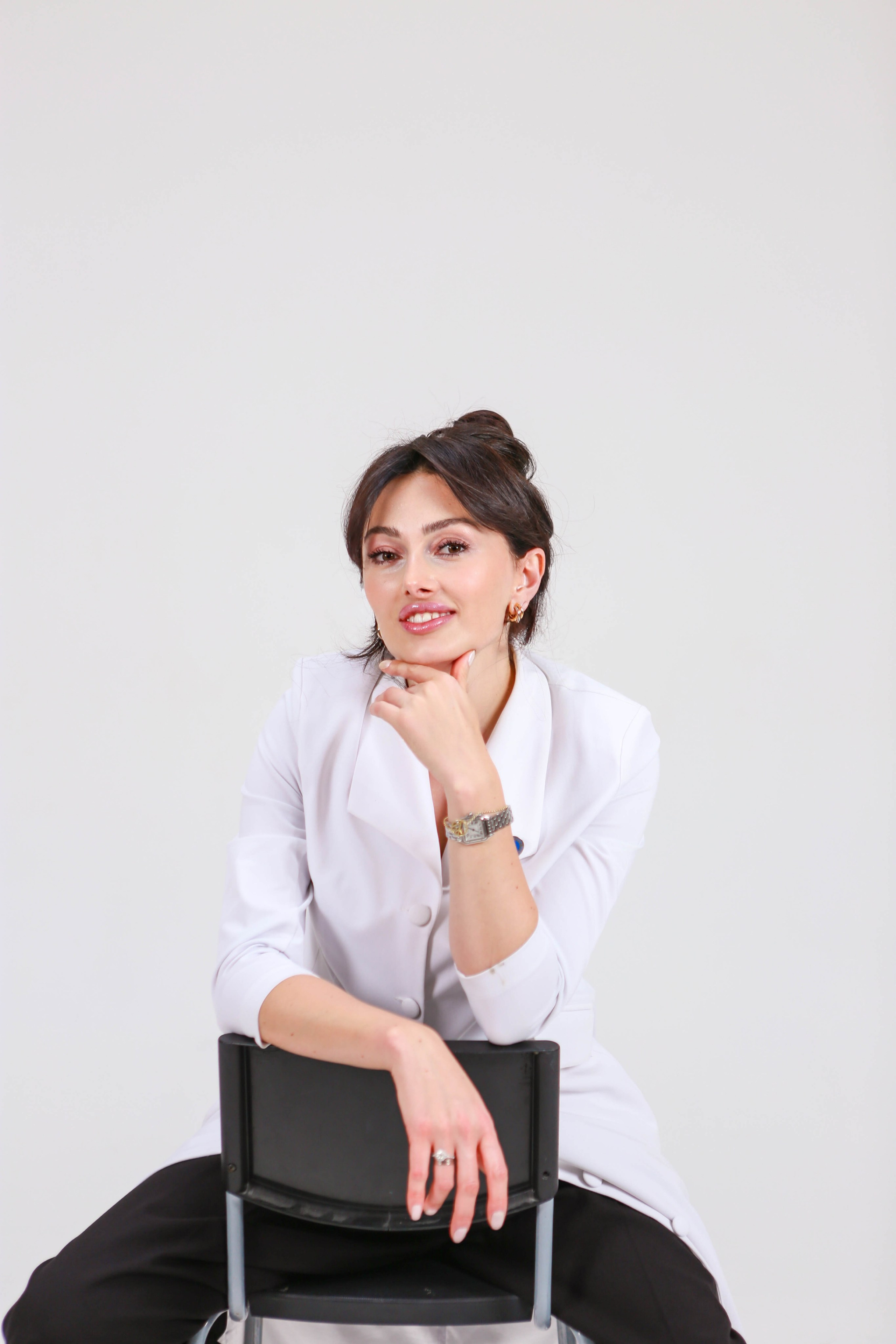 Эльвира Айба — глазной врач, сьемка для медицинского журнала. Отзывы