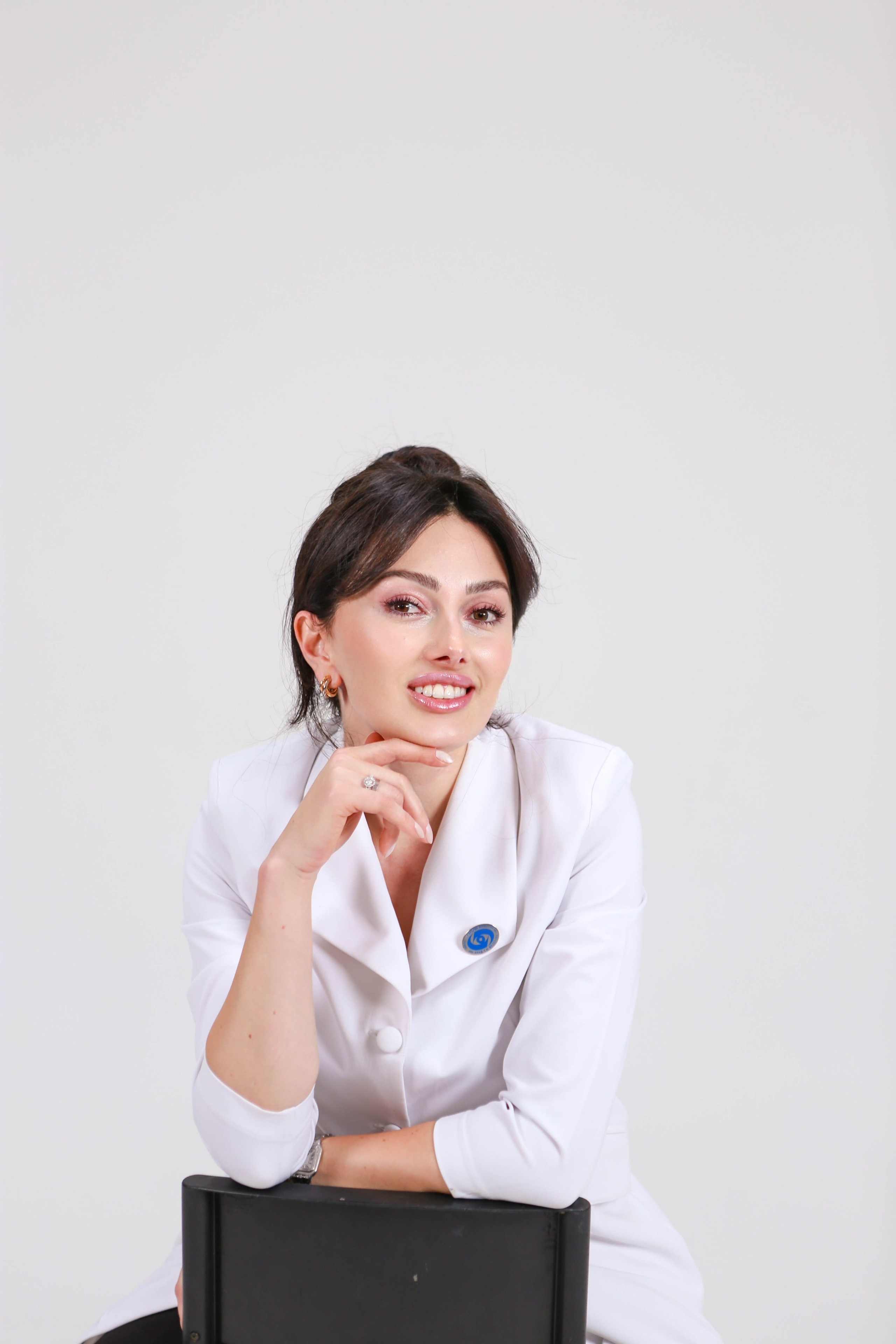 Эльвира Айба — глазной врач, сьемка для медицинского журнала. Отзывы