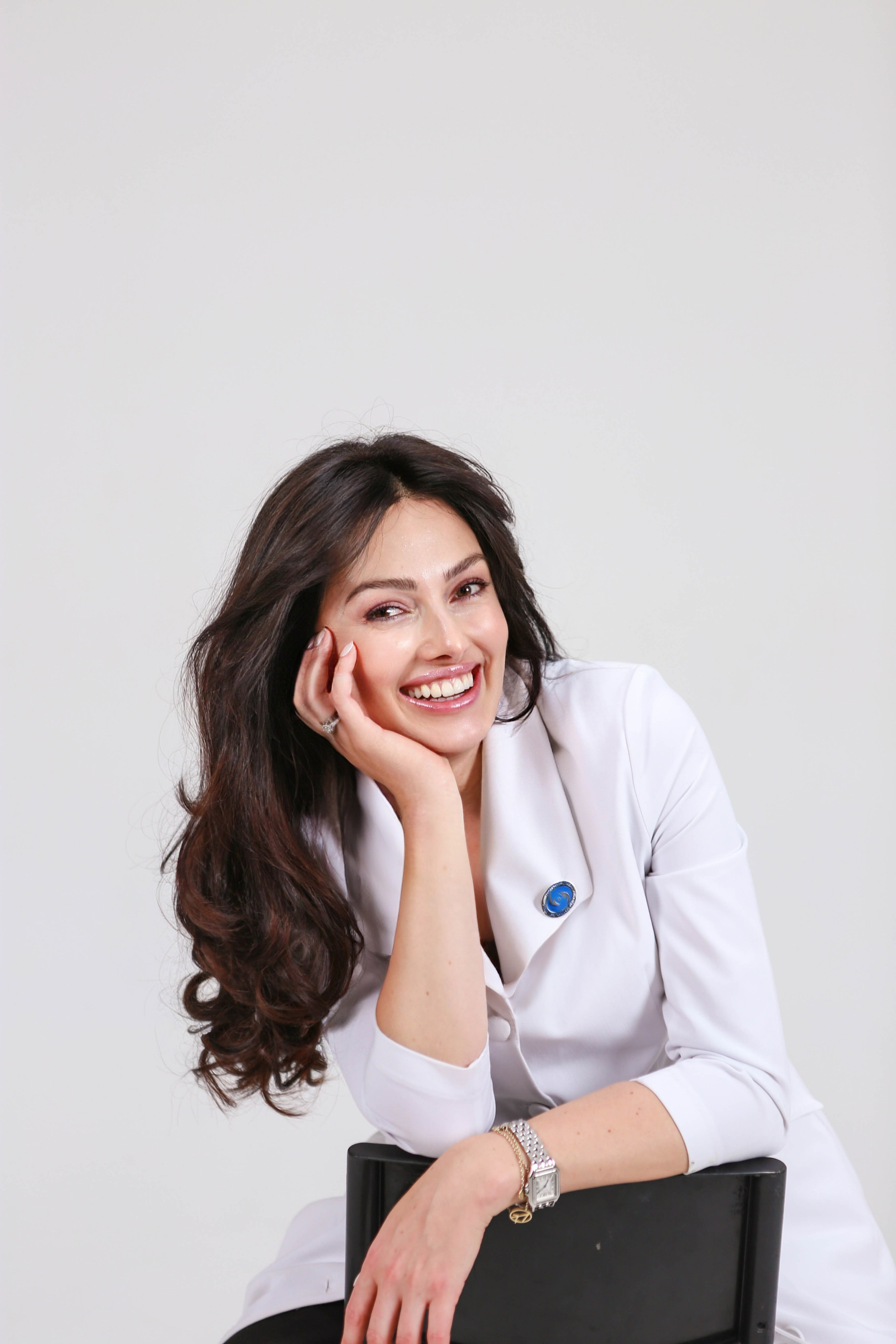 Эльвира Айба — глазной врач, сьемка для медицинского журнала. Отзывы