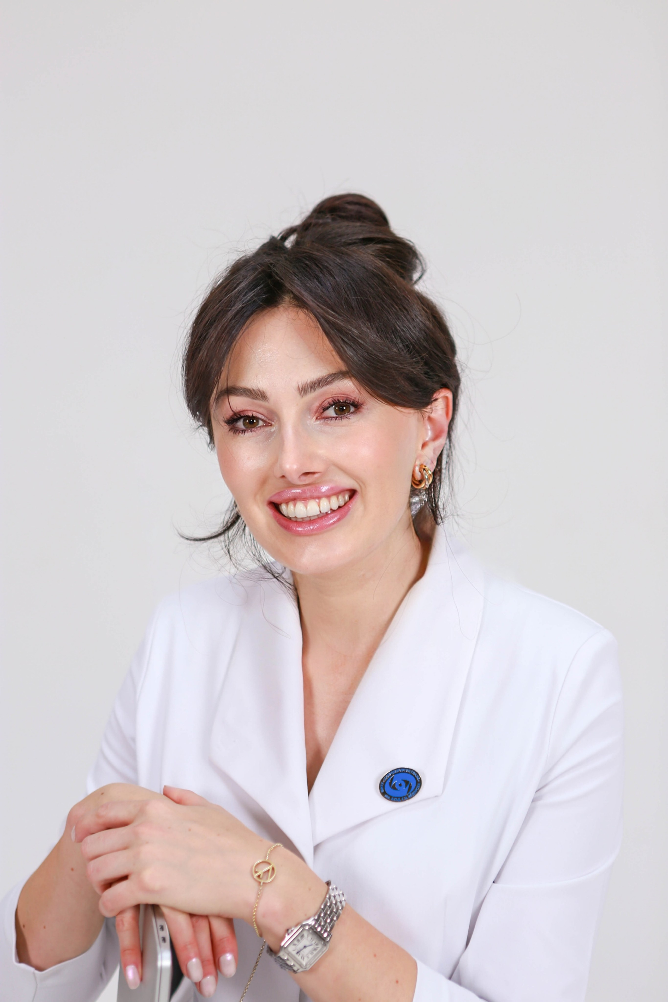 Эльвира Айба — глазной врач, сьемка для медицинского журнала. Отзывы