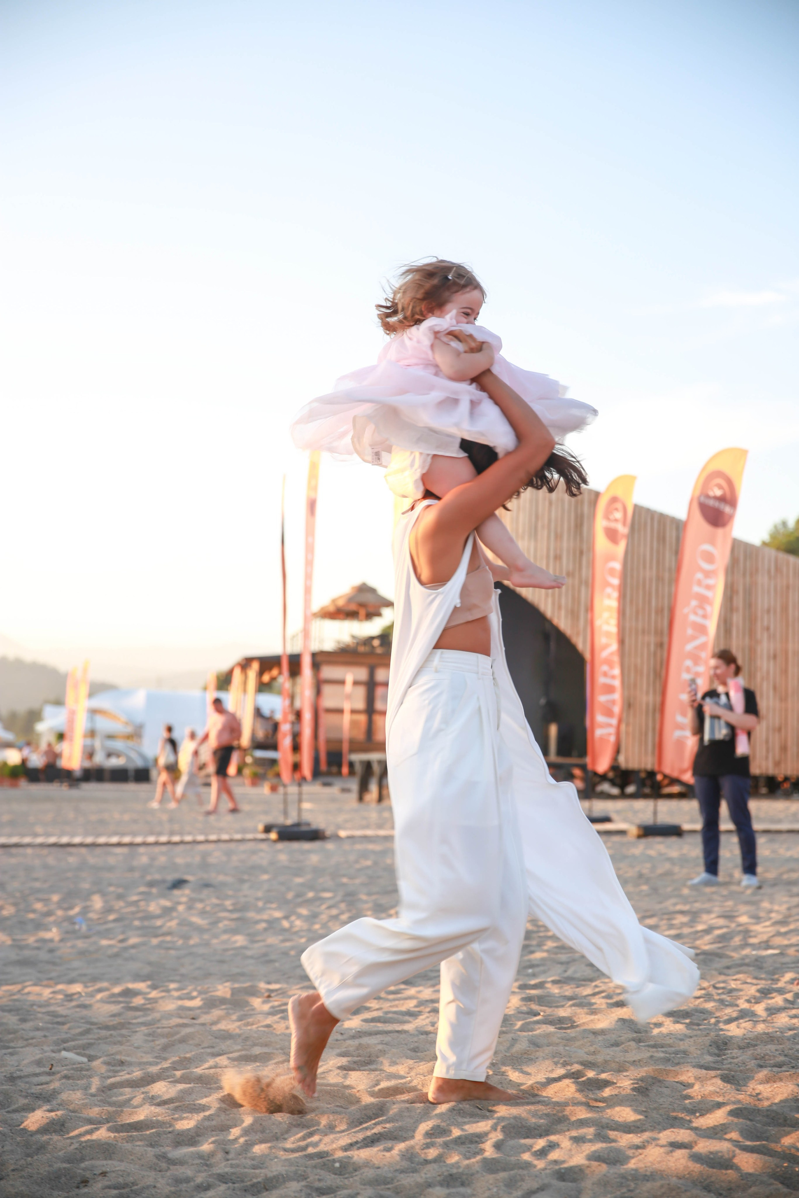 День рождение Евы, на берегу моря в Марнеро. Отзывы