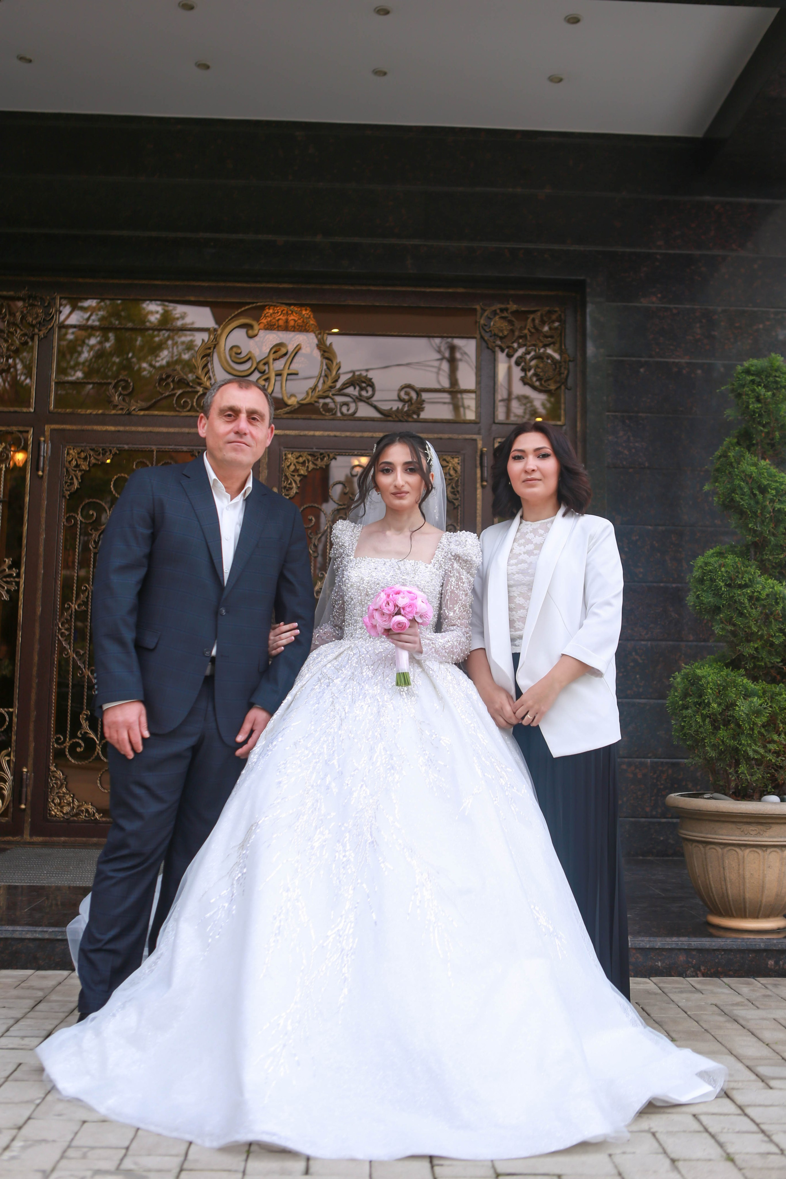 Репортажная сьемка сборов невесты и выхода из гостиницы. Отзывы