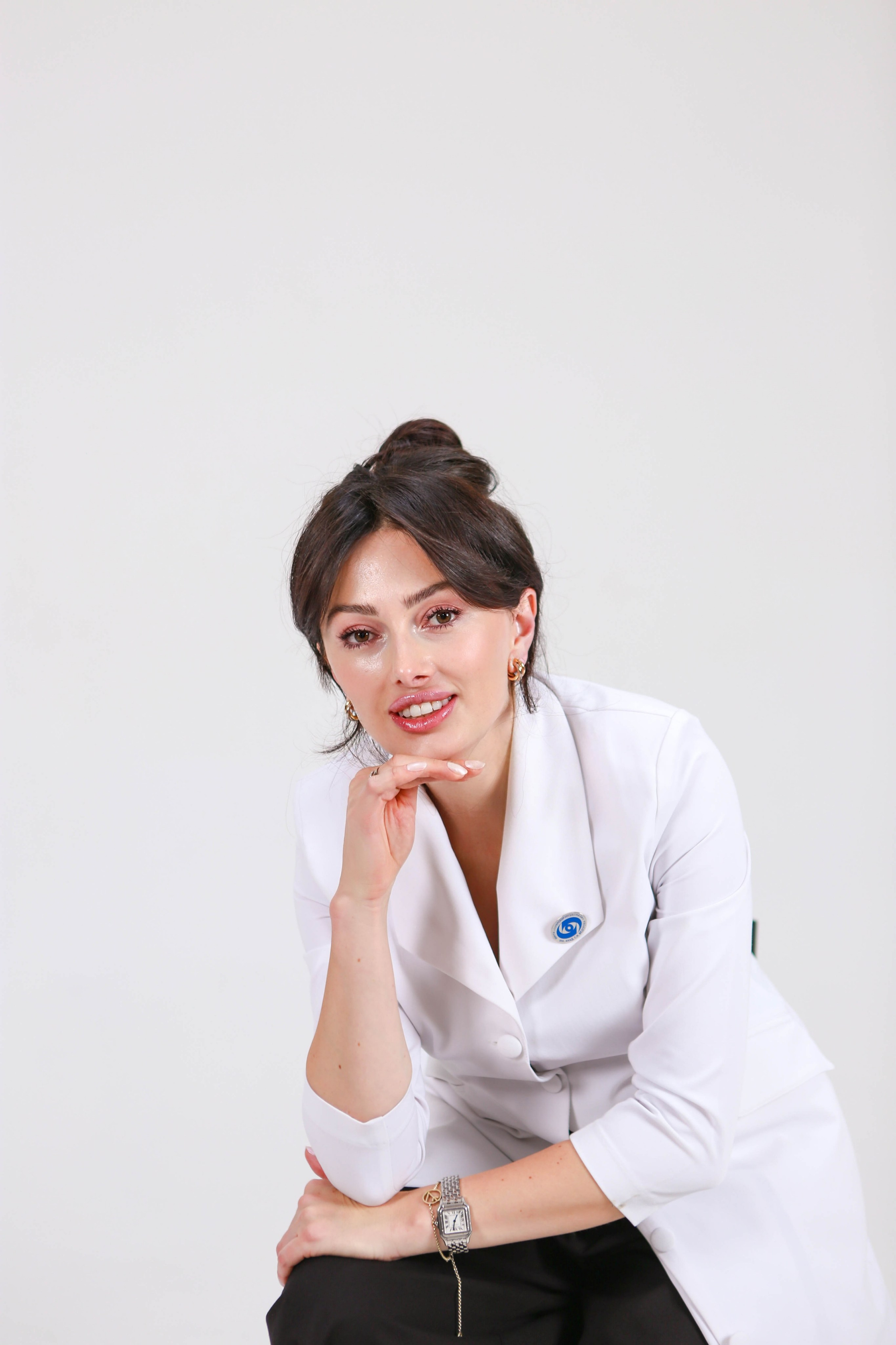 Эльвира Айба — глазной врач, сьемка для медицинского журнала. Отзывы