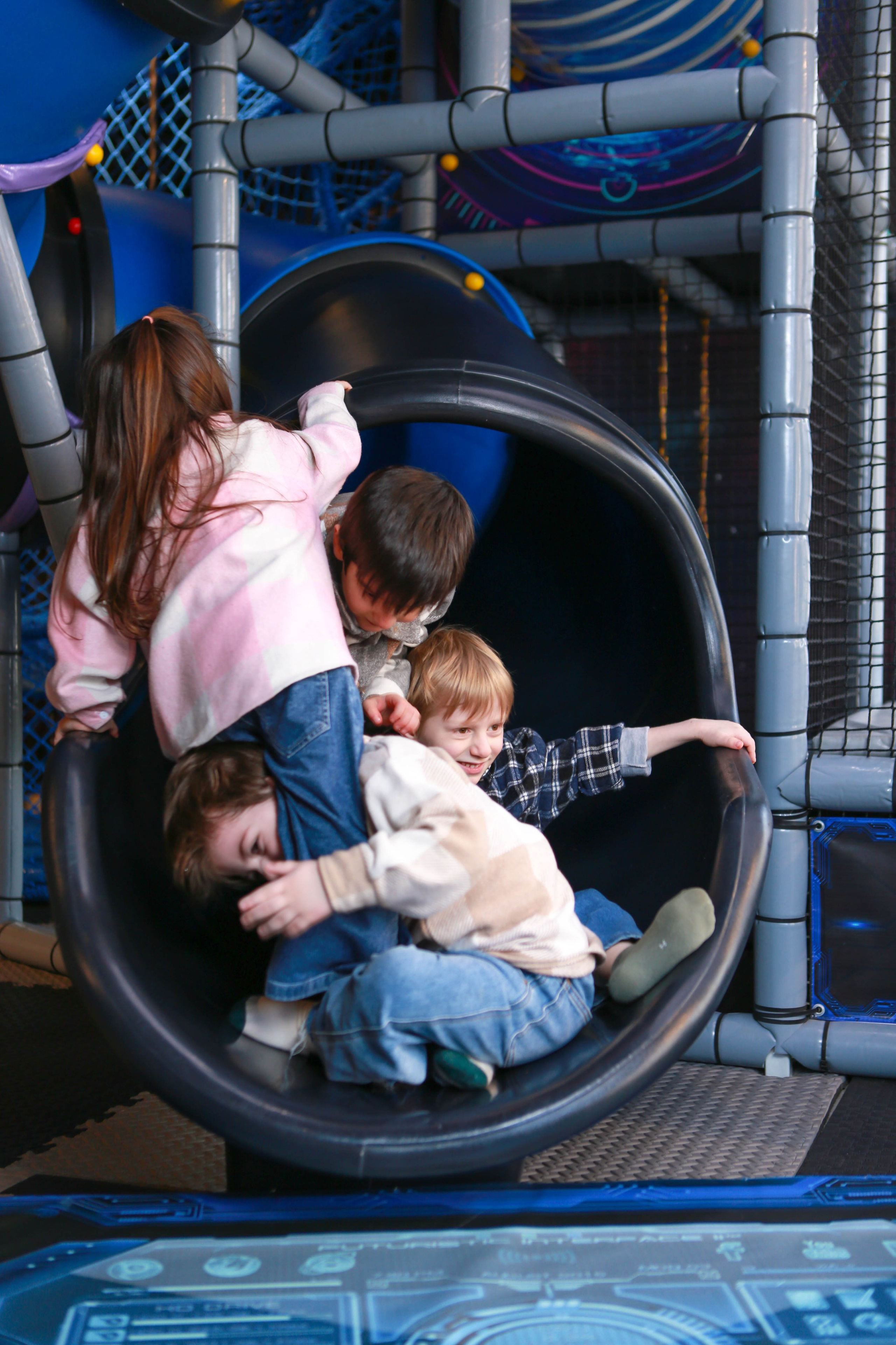 Двойной день рождения деток в детском центре «Tron Kids». Отзывы