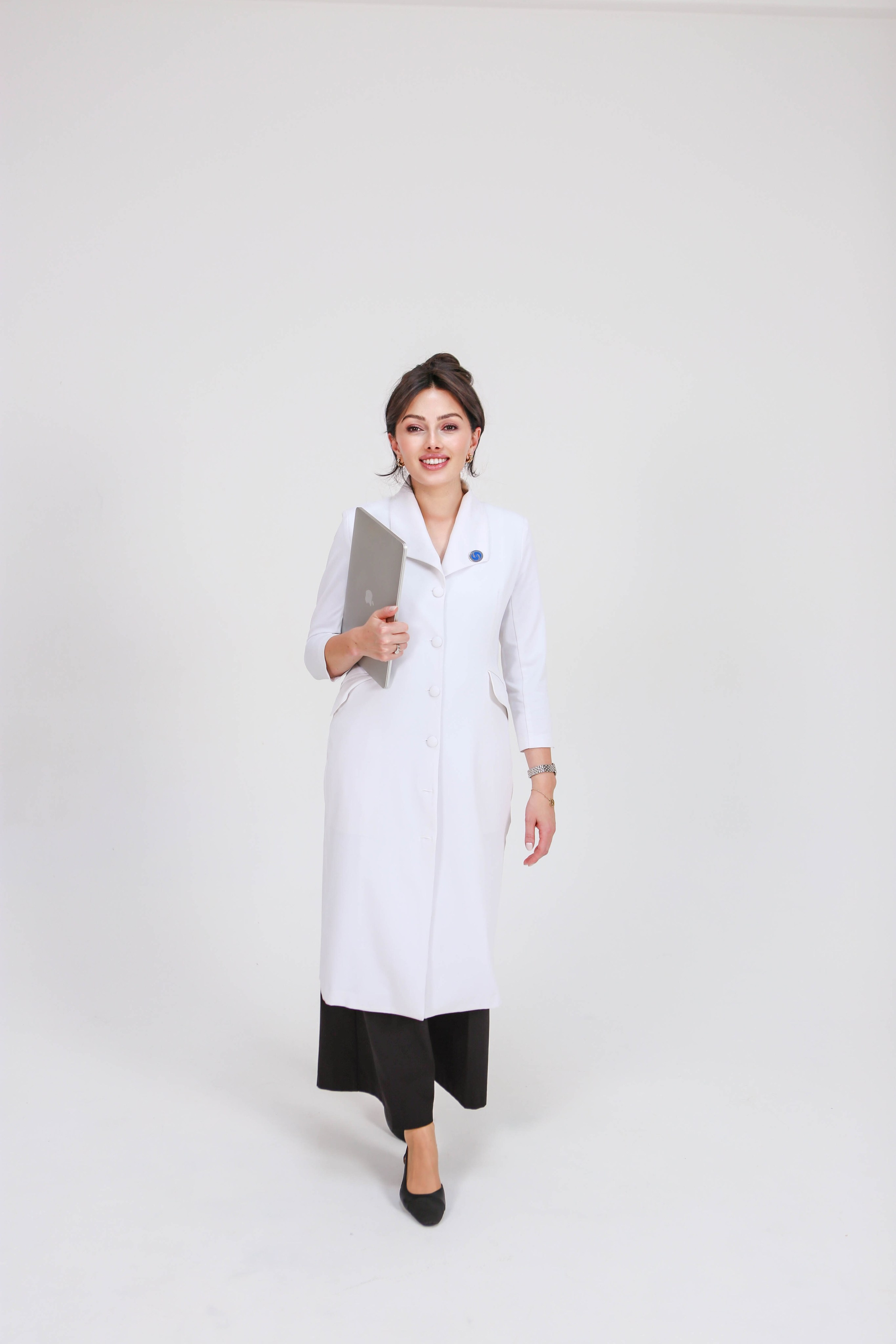 Эльвира Айба — глазной врач, сьемка для медицинского журнала. Отзывы