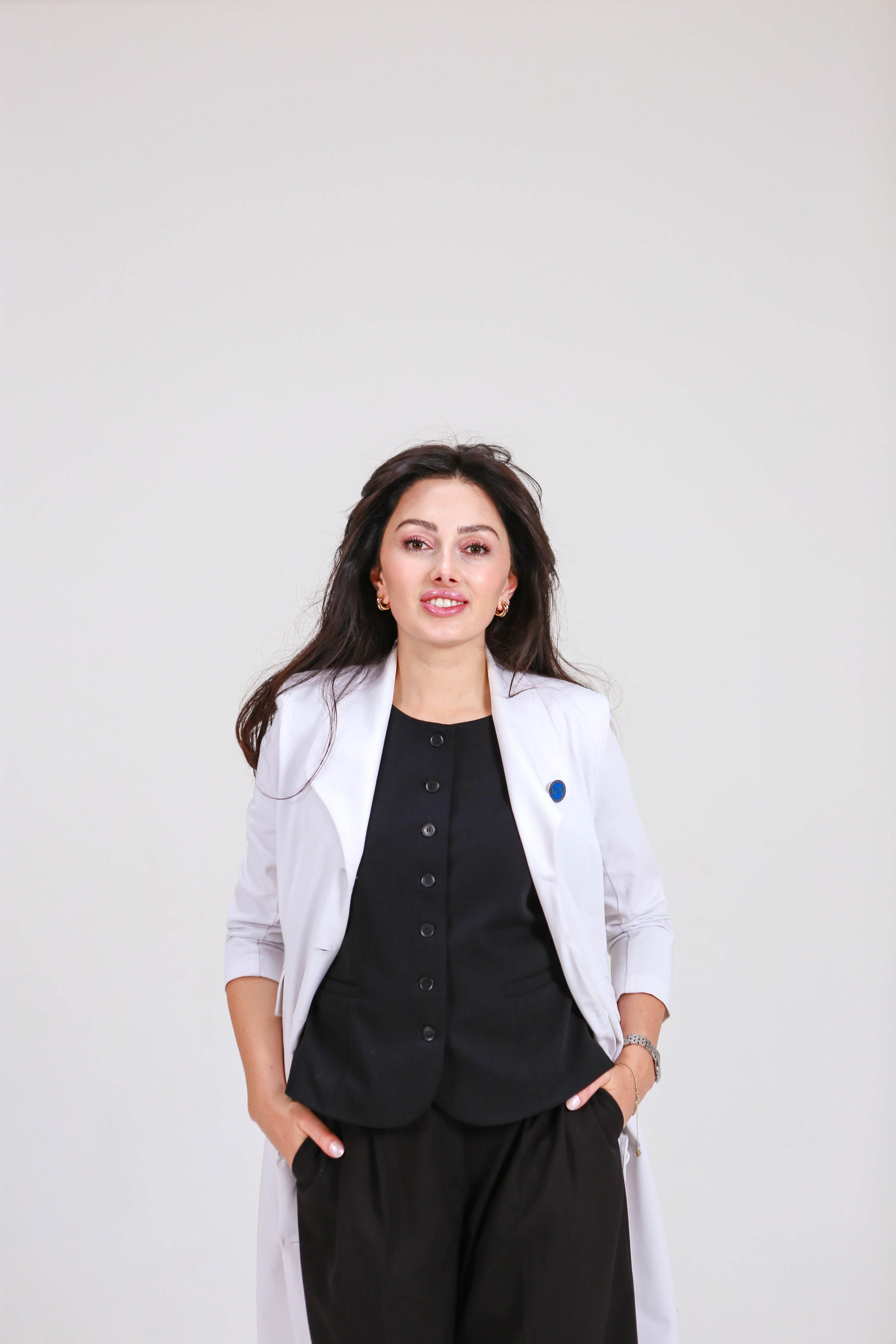 Эльвира Айба — глазной врач, сьемка для медицинского журнала. Отзывы