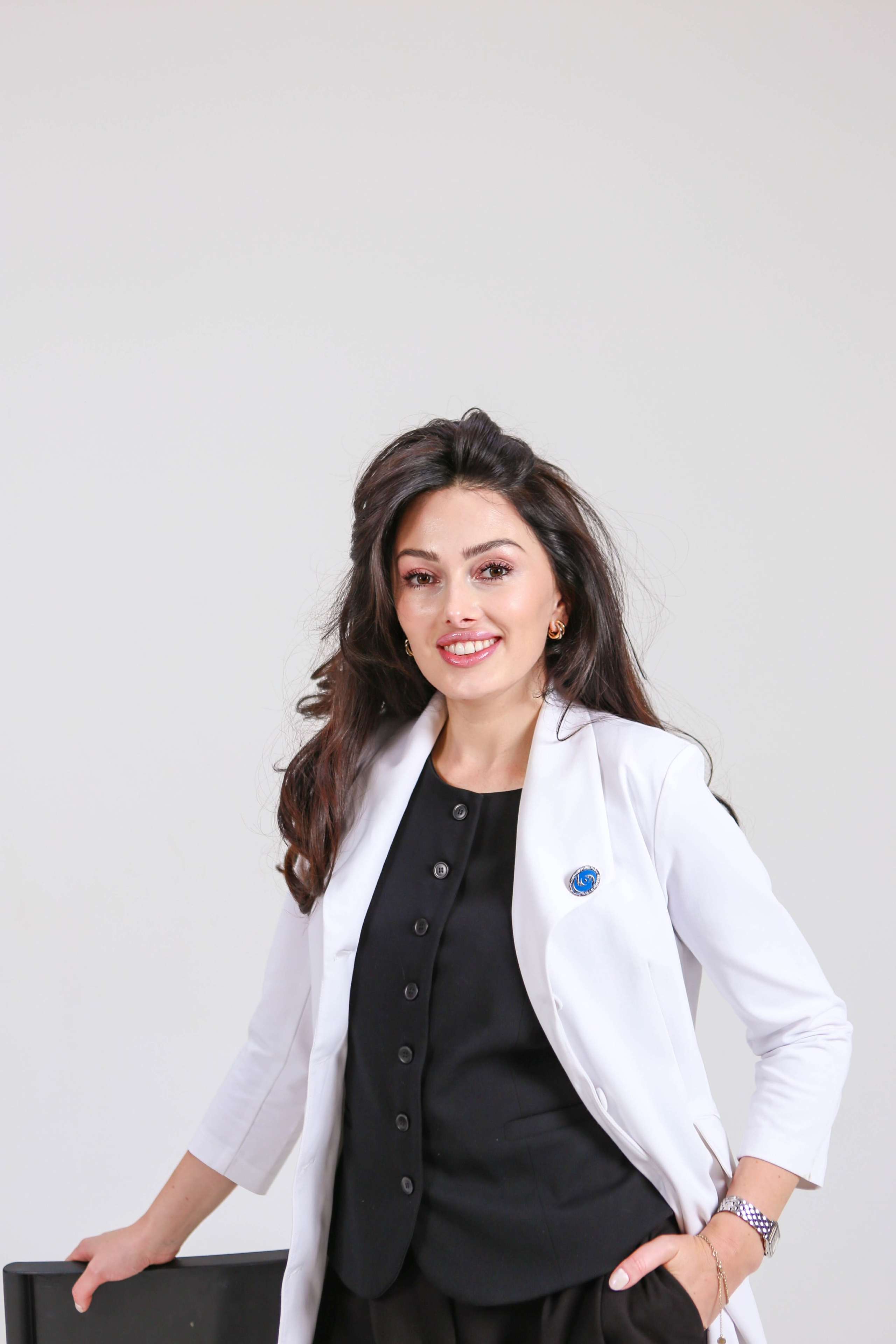 Эльвира Айба — глазной врач, сьемка для медицинского журнала. Отзывы