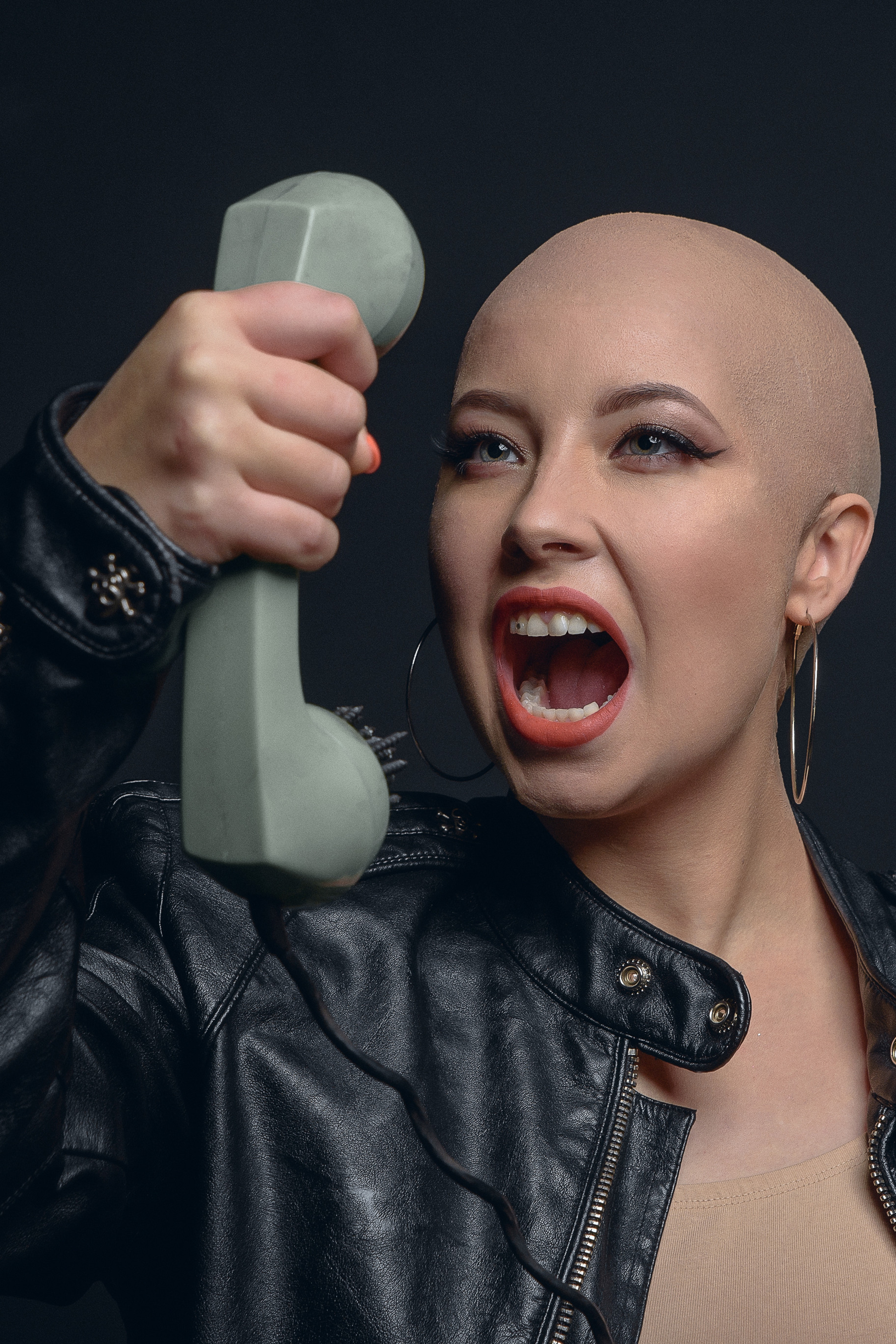 Лысая девочка