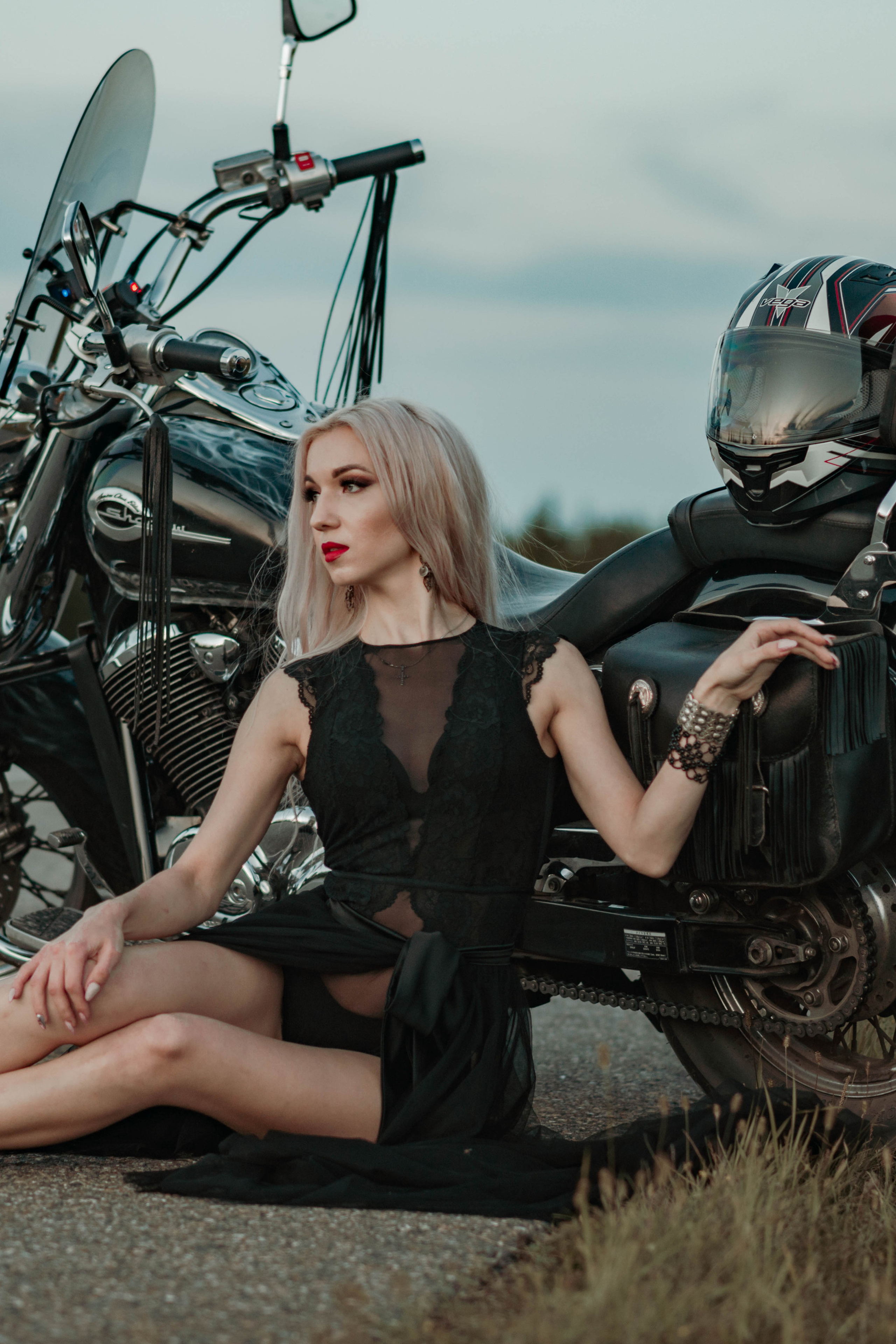 На мотоцикле