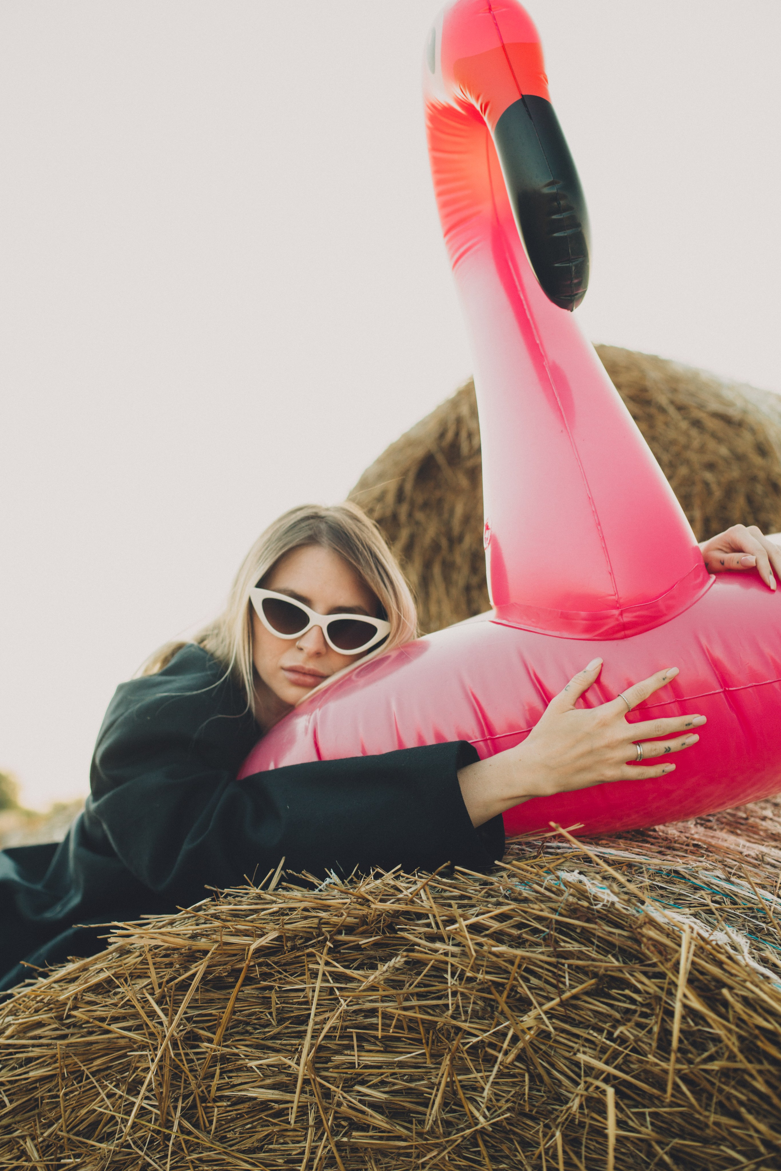 Алёна с фламинго