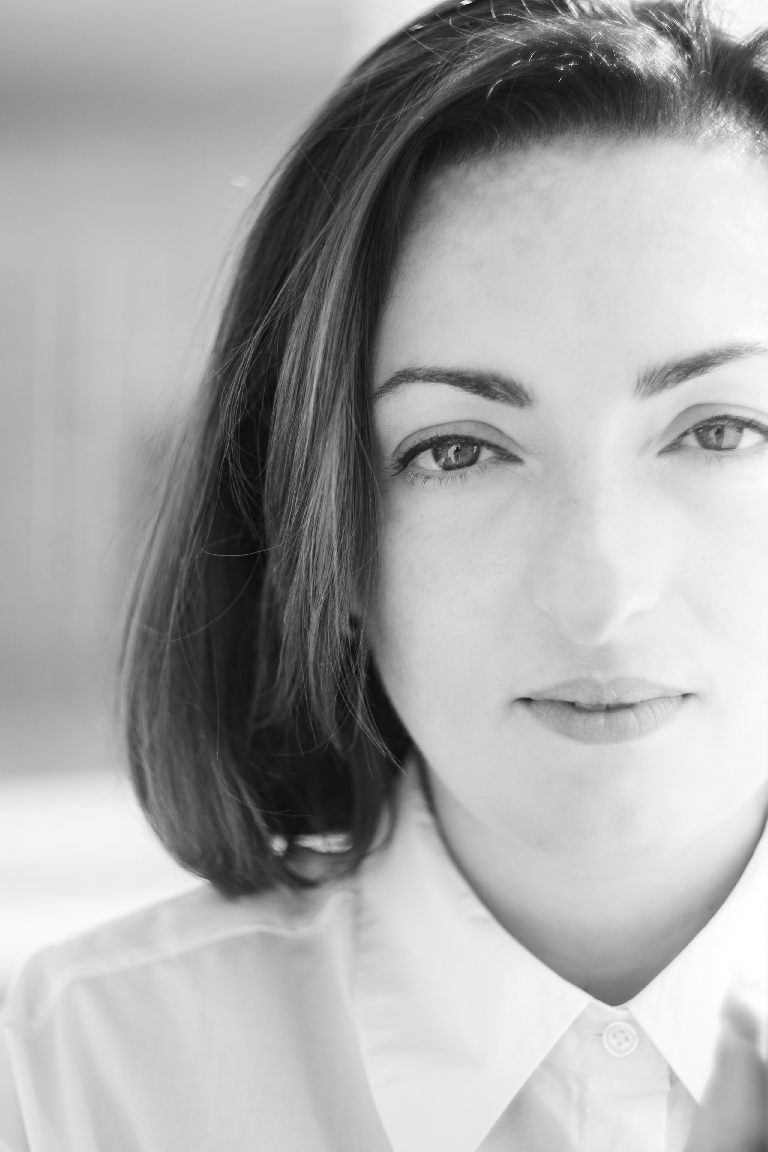 ЧБ стрит портрет с глубокими тенями