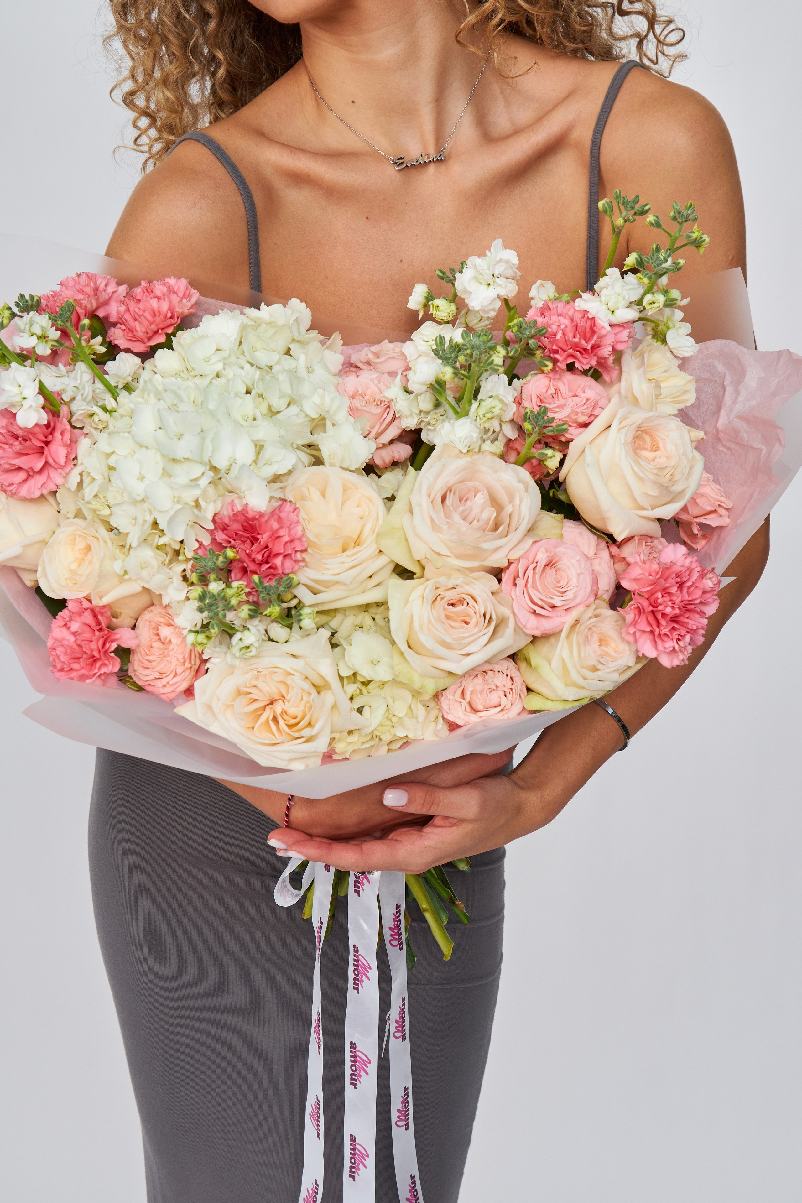 Организуем съемку каталога одежды на территории вашего производства в Москве для story-telling контента