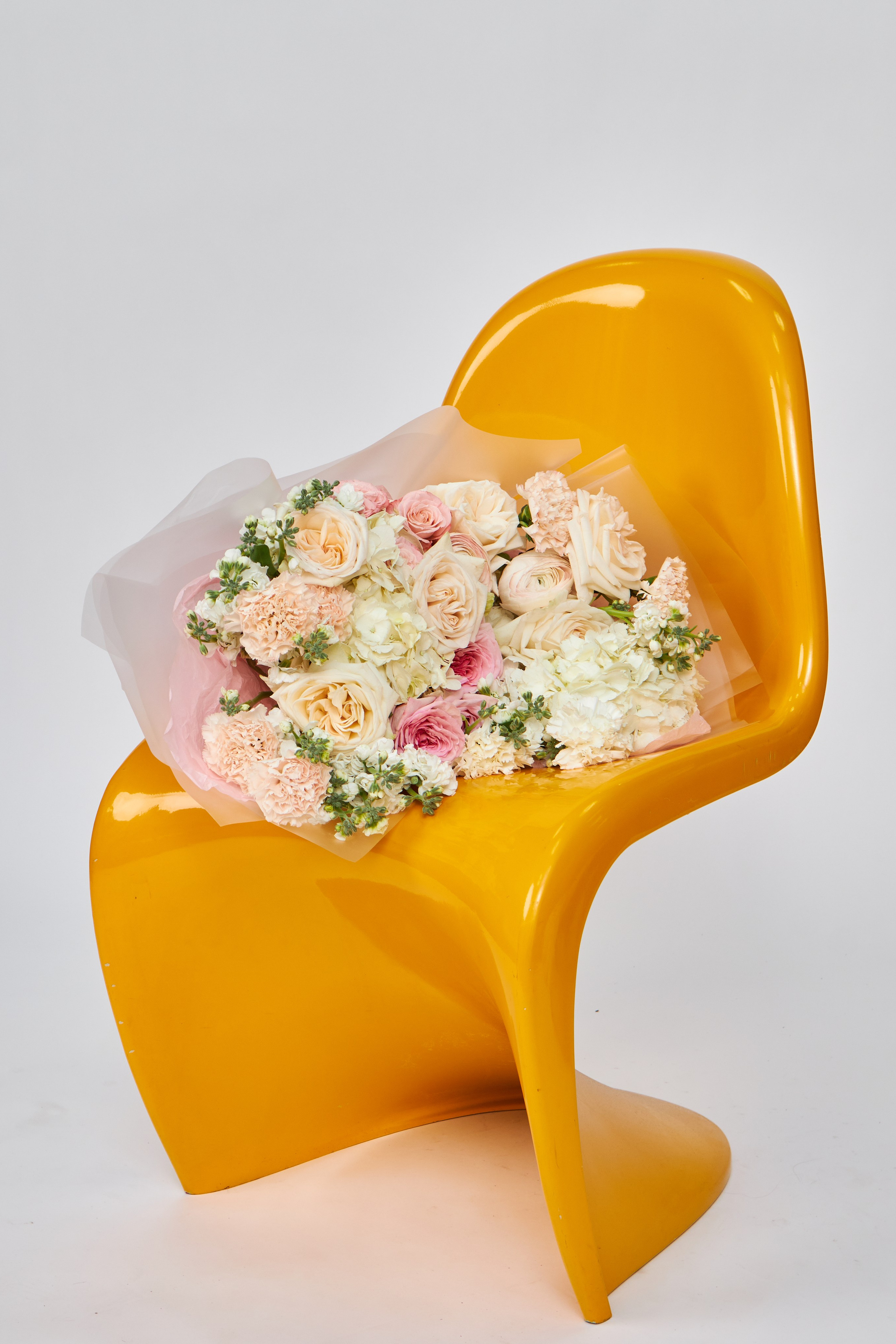 Срочная предметка: съемка каталога одежды на белом фоне для экстренного обновления карточек маркетплейсов в Москве