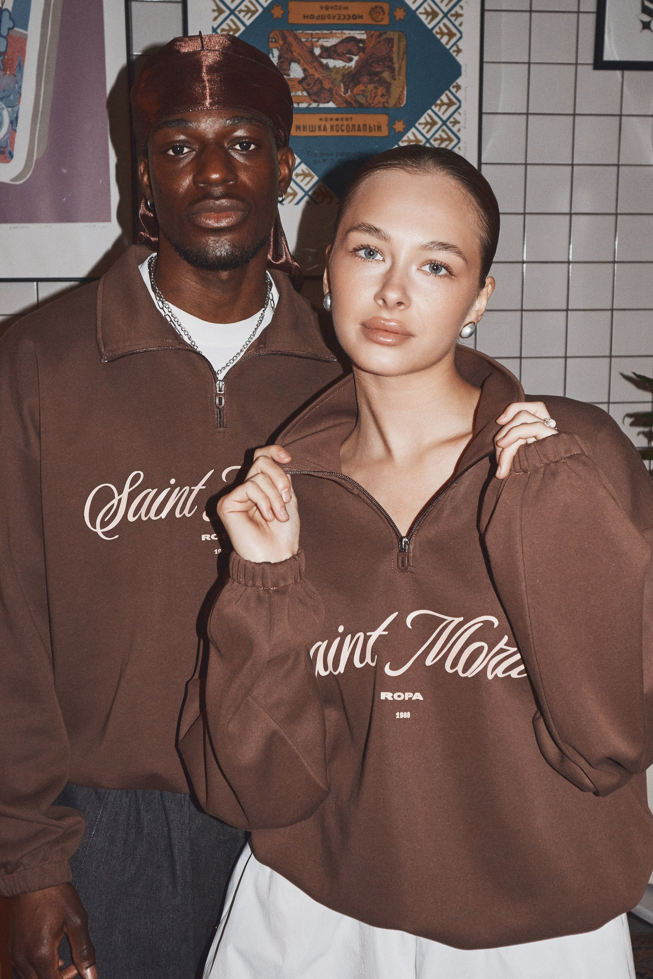 Профессиональная фотосъемка одежды на белом фоне по строгим техническим требованиям маркетплейсов в студии Москвы