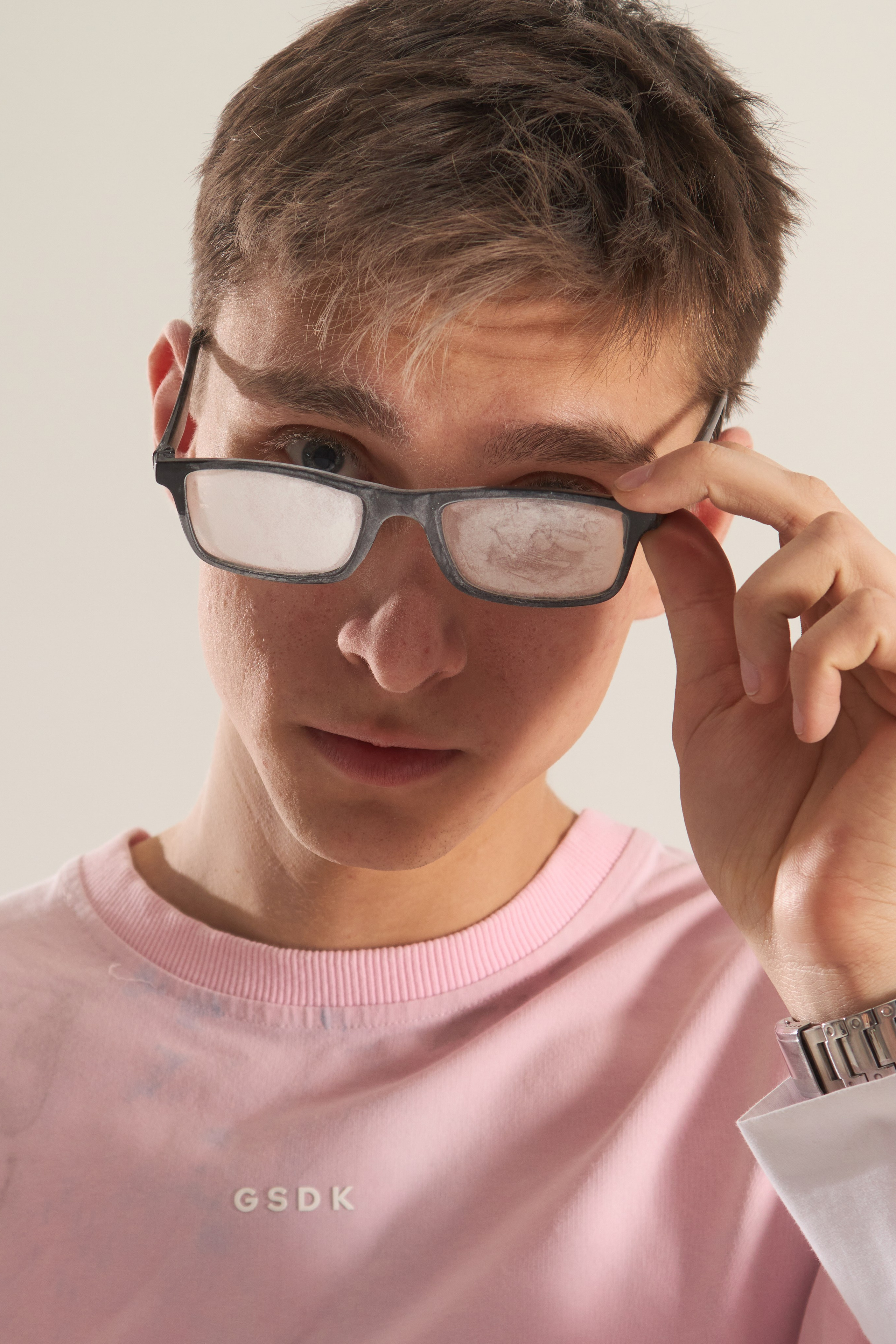 Снимем вашу одежду для международных площадок: предметная съемка в Москве, фотограф с опытом