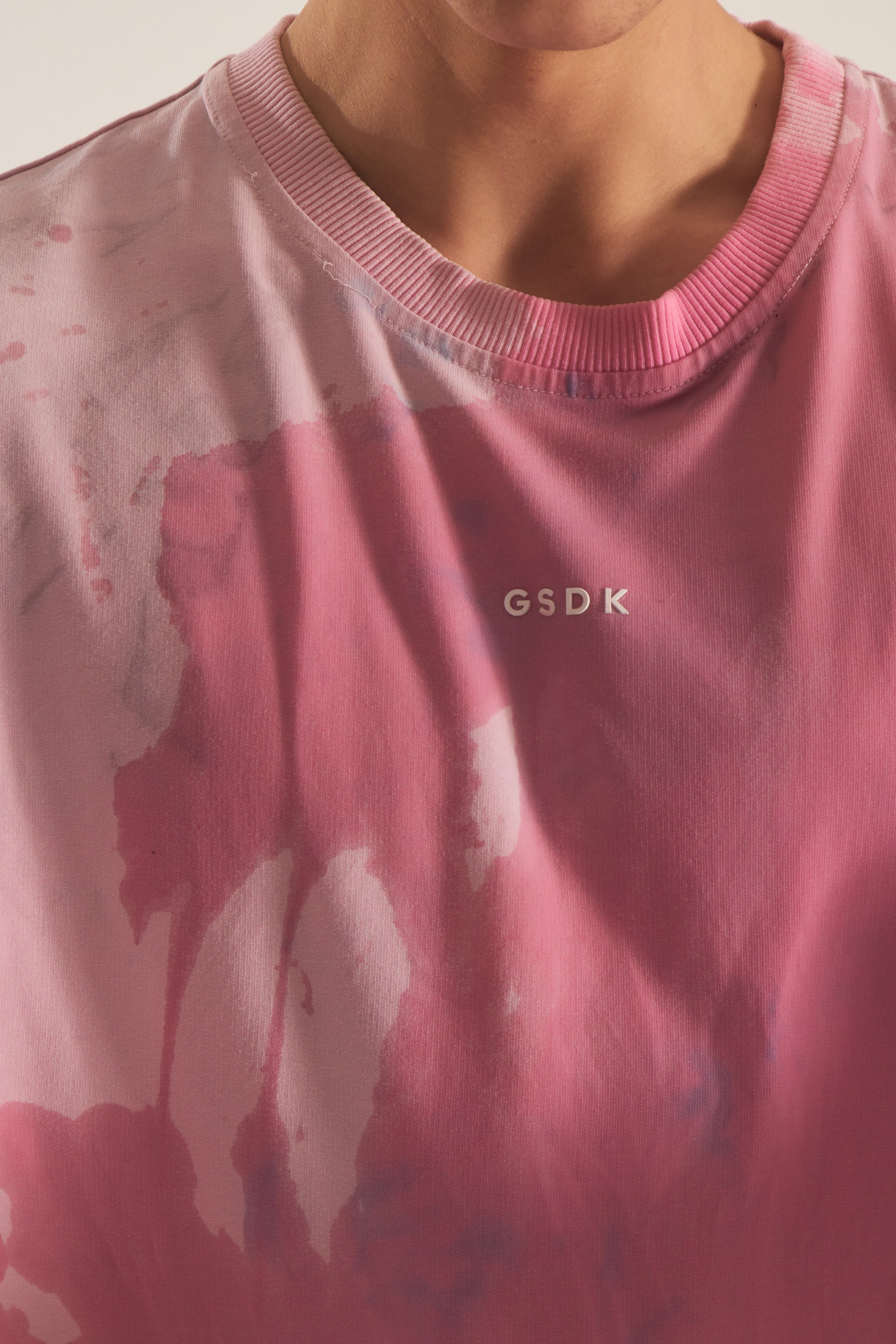 Съемка одежды на темном фоне? Предметная съемка в Москве с фотографом — организуем драматизм