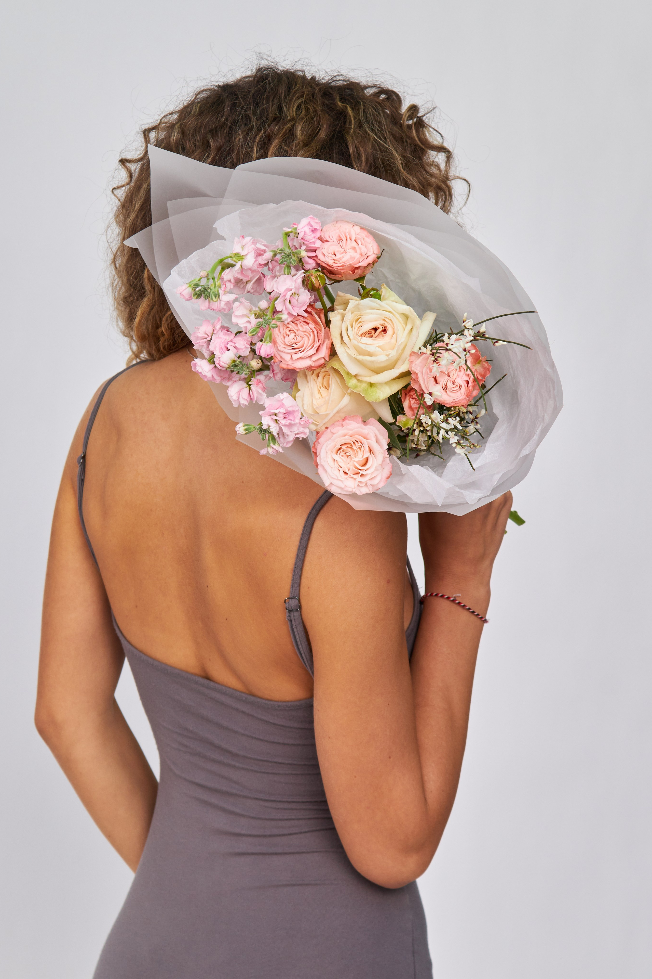 Съемка одежды для Wildberries в Москве: предметная фотосессия под ключ