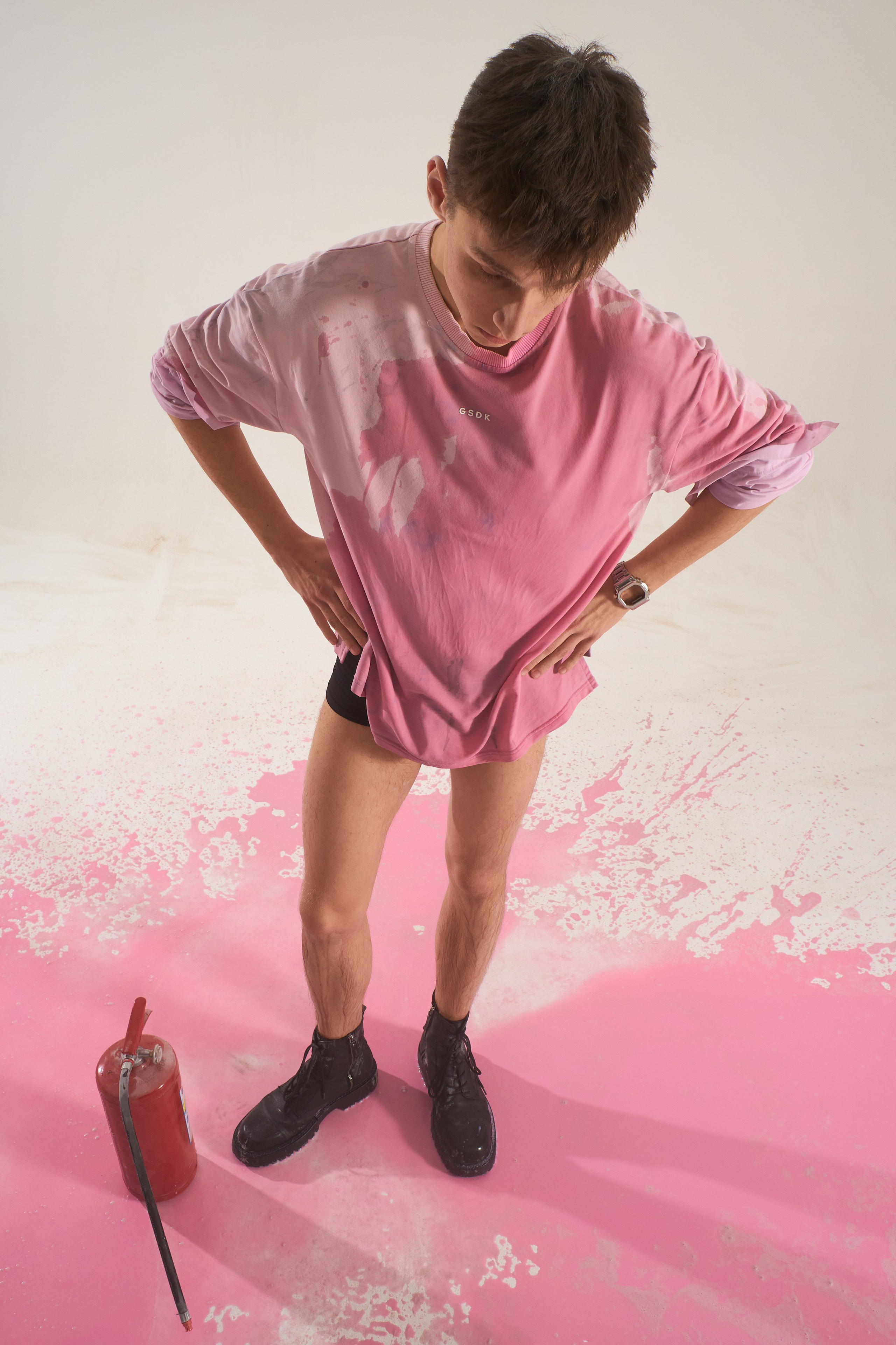 Организуем предметную съемку одежды для маркетплейсов СНГ: фотографы Москвы знают требования