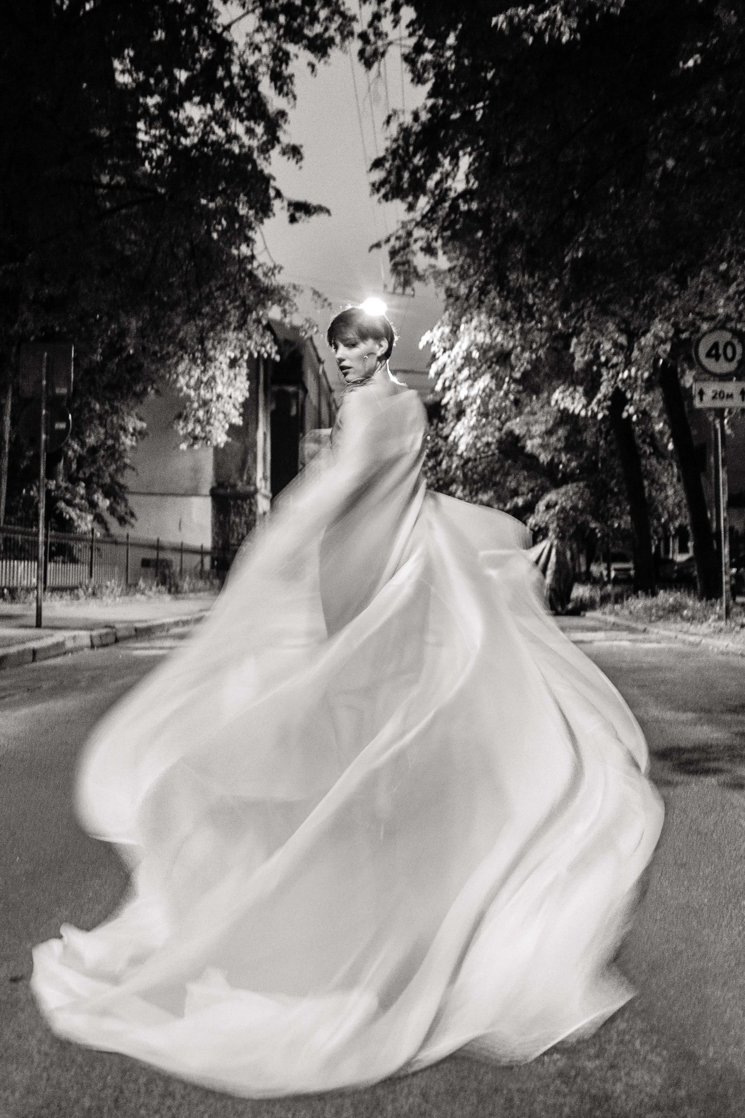 Саша, лето, Питер, ночь