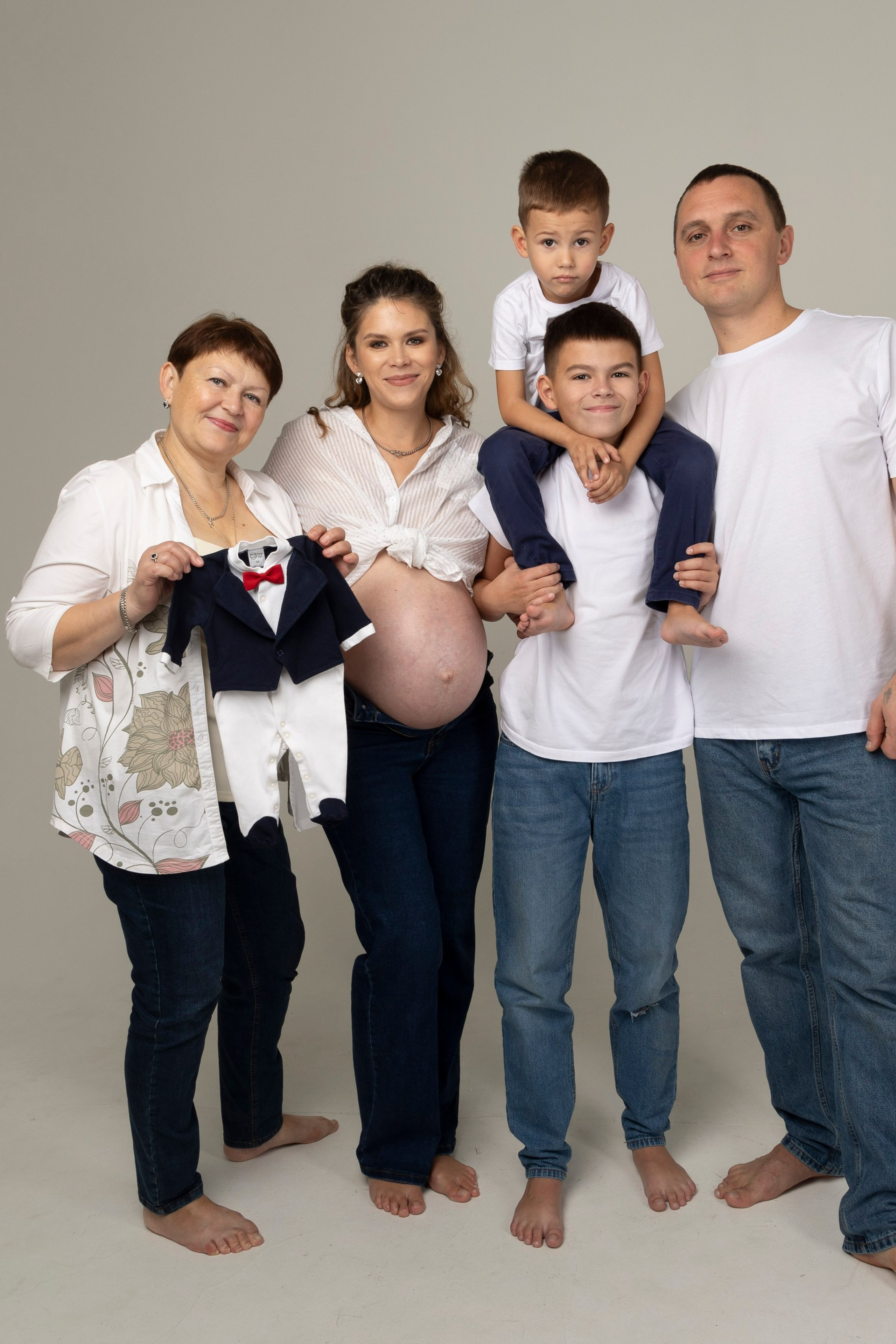 взрослые дети со своими родителями