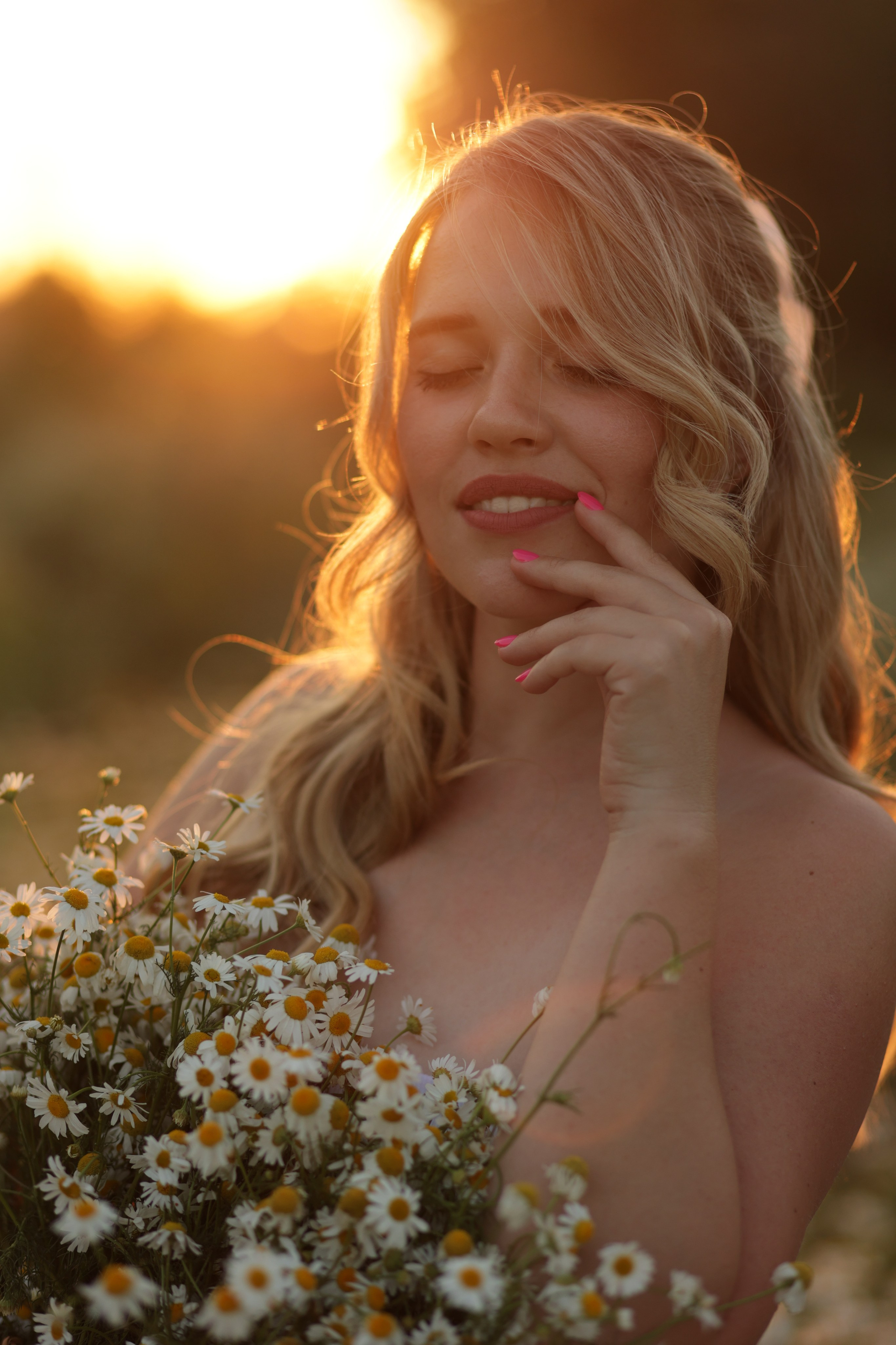 Вика и ромашки