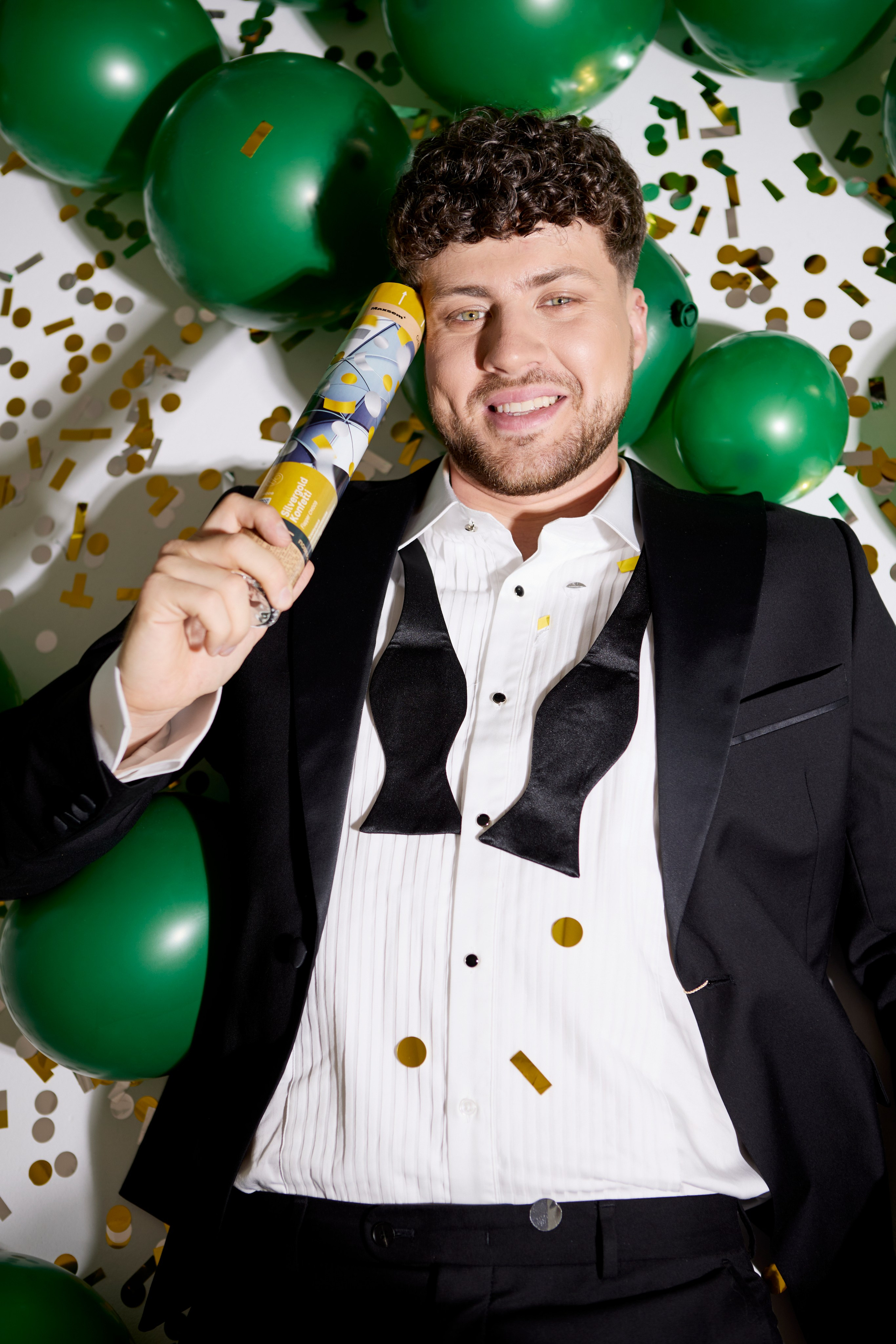 интересные идеи съемки для ведущего с конфетти