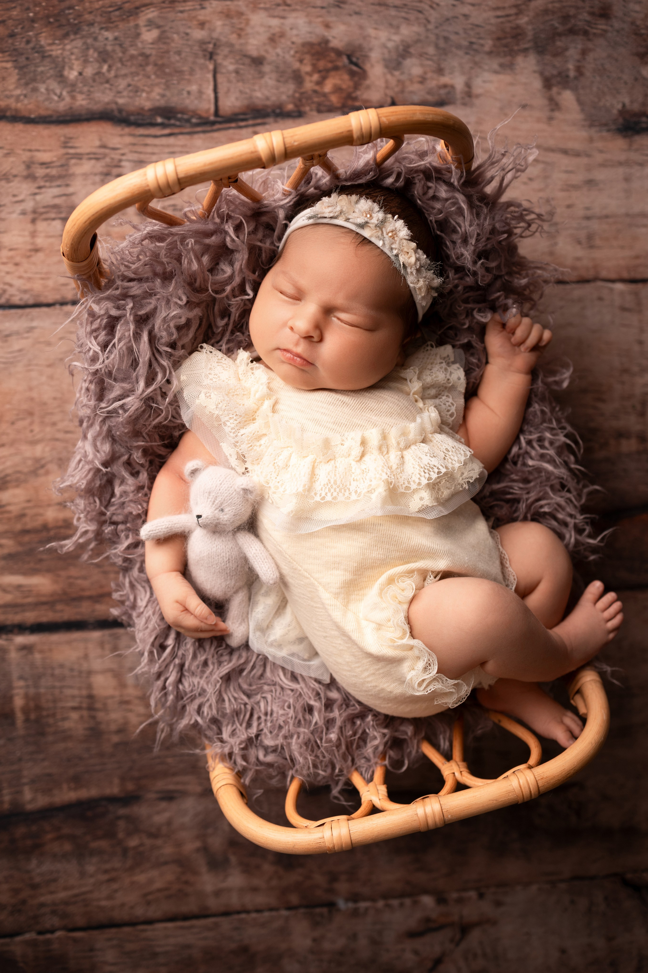 Классика. Смиричевская Екатерина — фотограф новорожденных