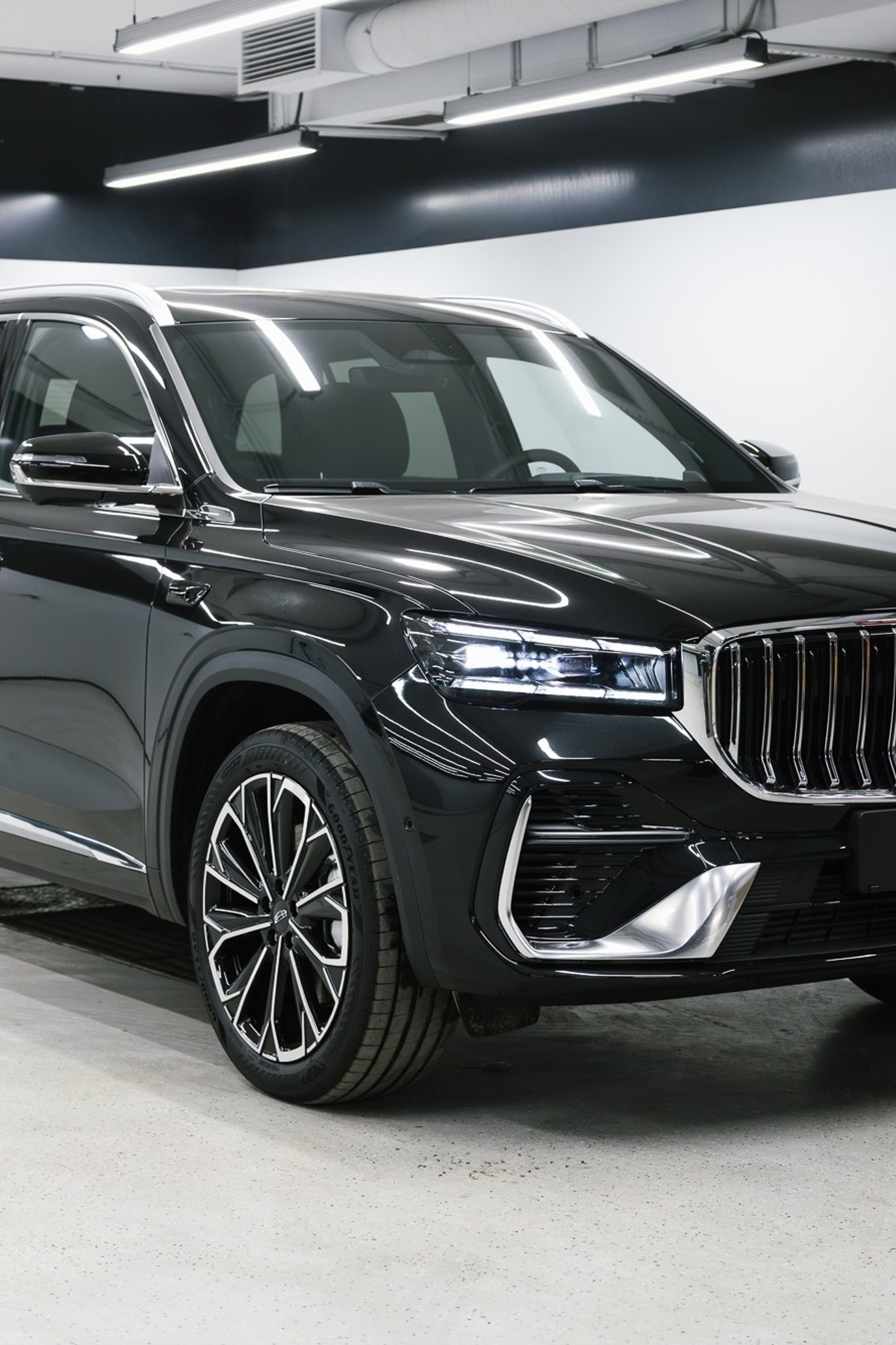 Geely Monjaro 2.0 4WD AT (238 л.&nbsp;с.)