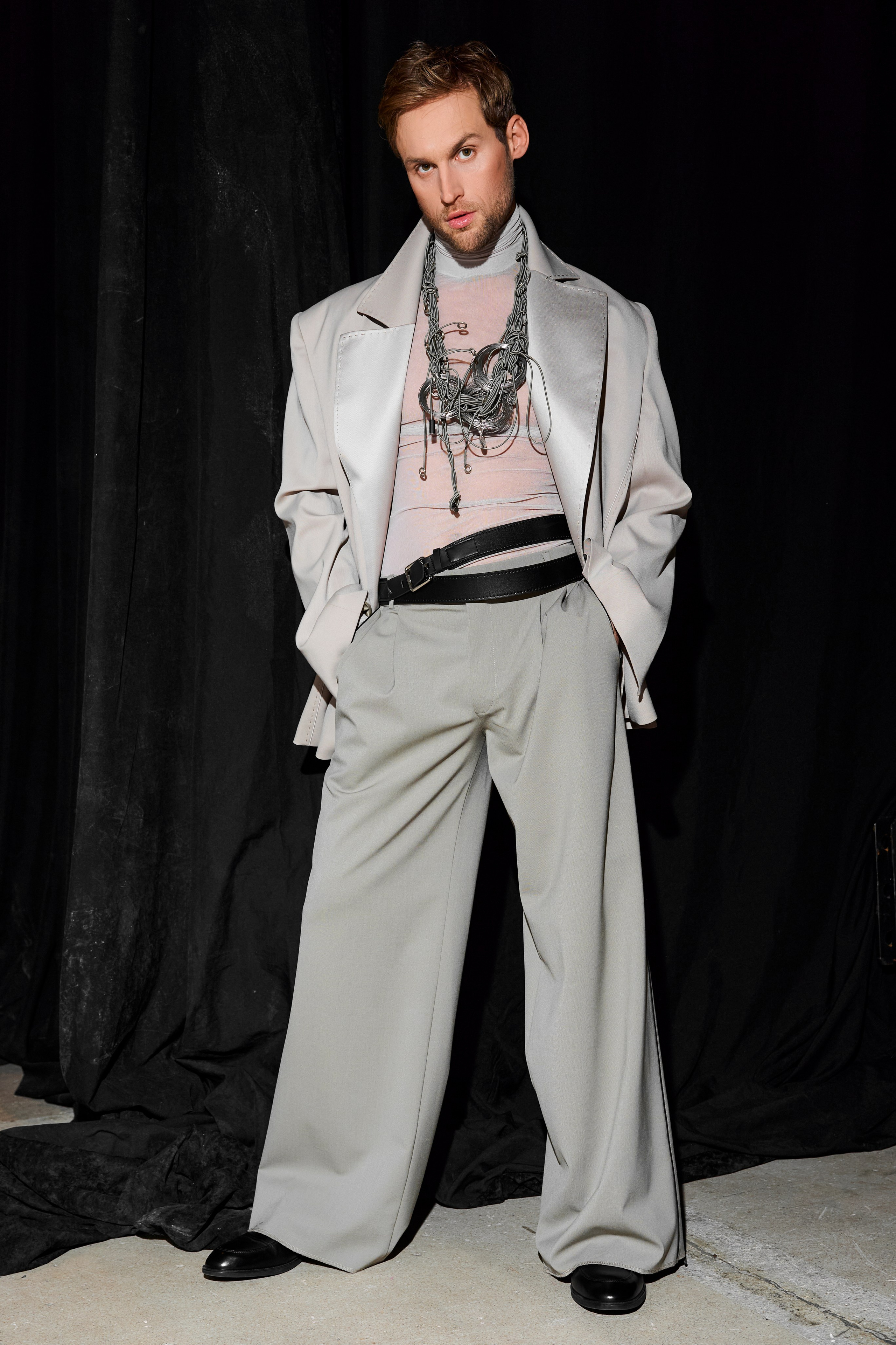 Igor Gulyaev backstage. Photographer Aleksandr Churakaev