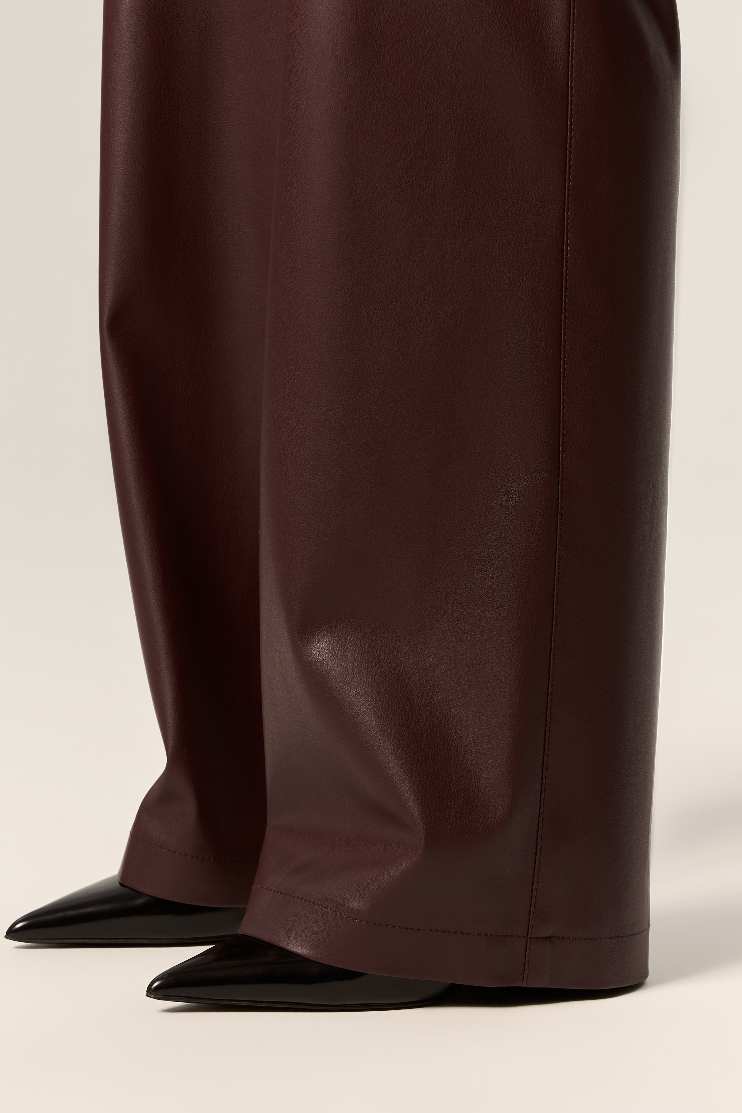 SVYATAYA — catalog. Фотограф для брендов, моделей и частных клиентов в Москве