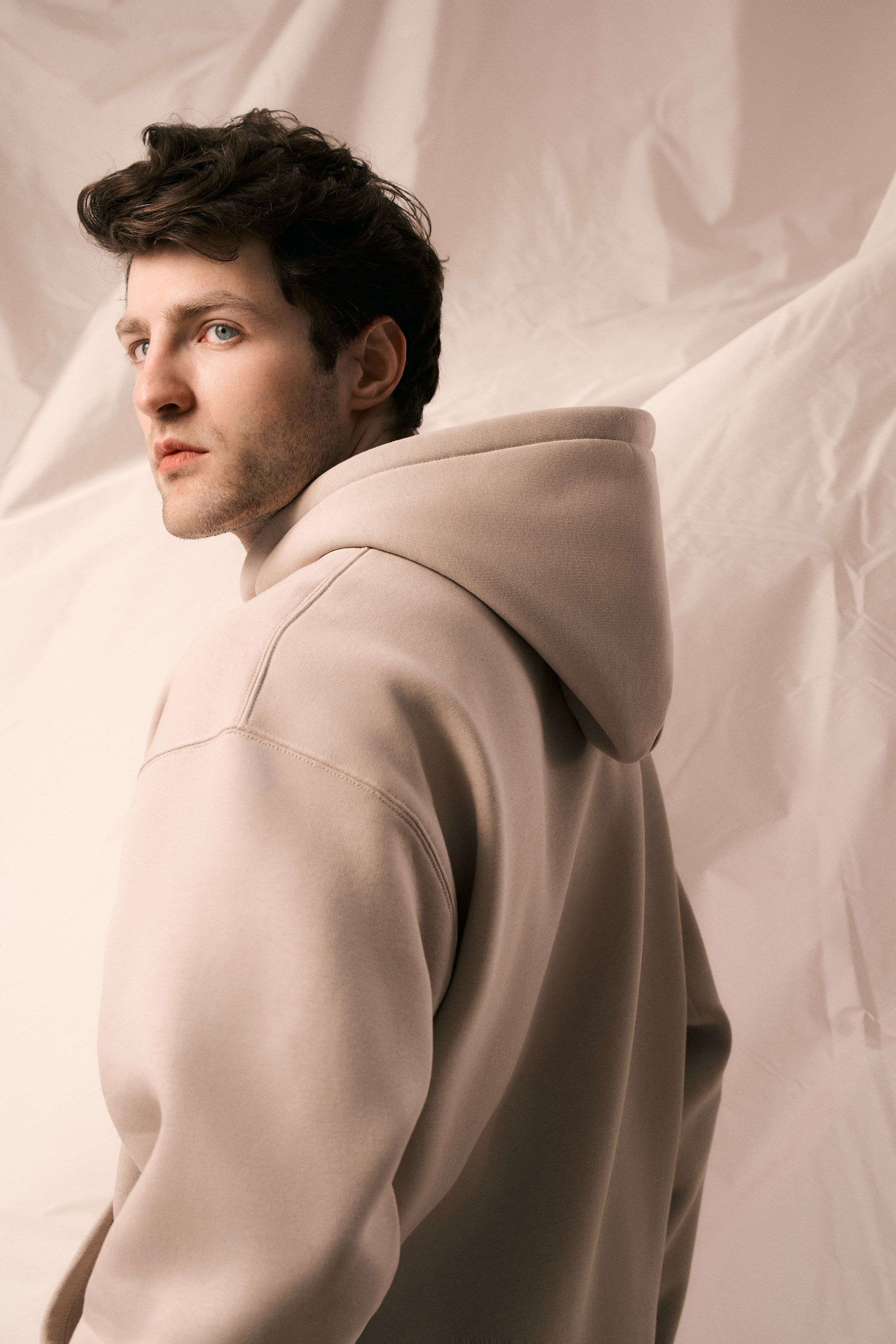 Opora. Фотограф для брендов, моделей и частных клиентов в Москве