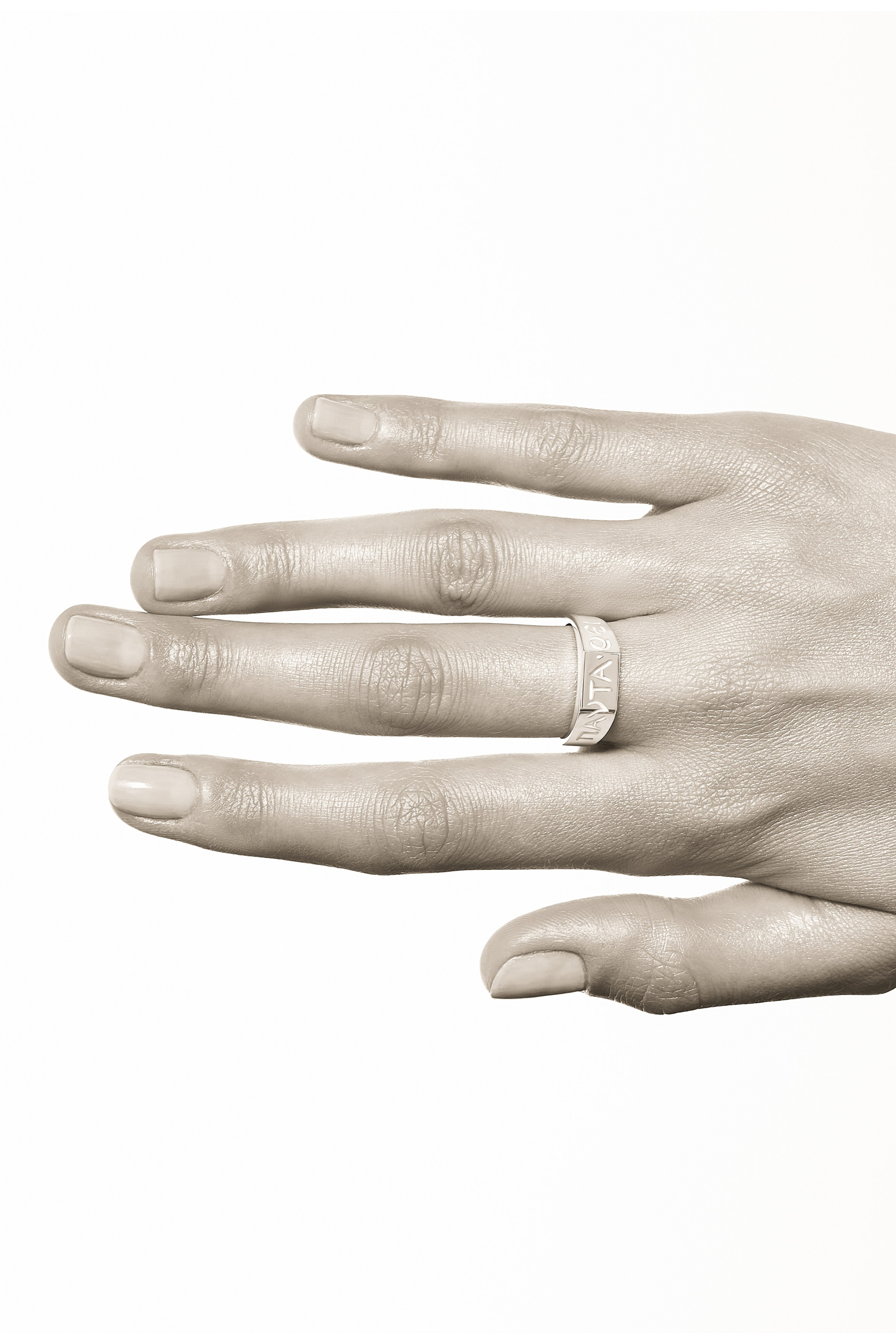 NANA jewellery. Фотограф для брендов, моделей и частных клиентов в Москве