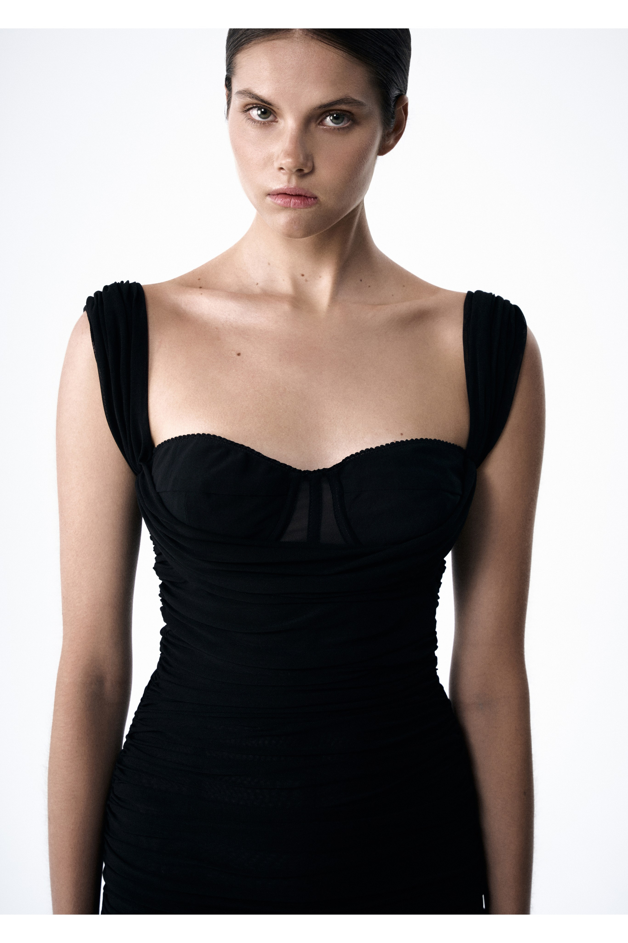 MME. Фотограф для брендов, моделей и частных клиентов в Москве