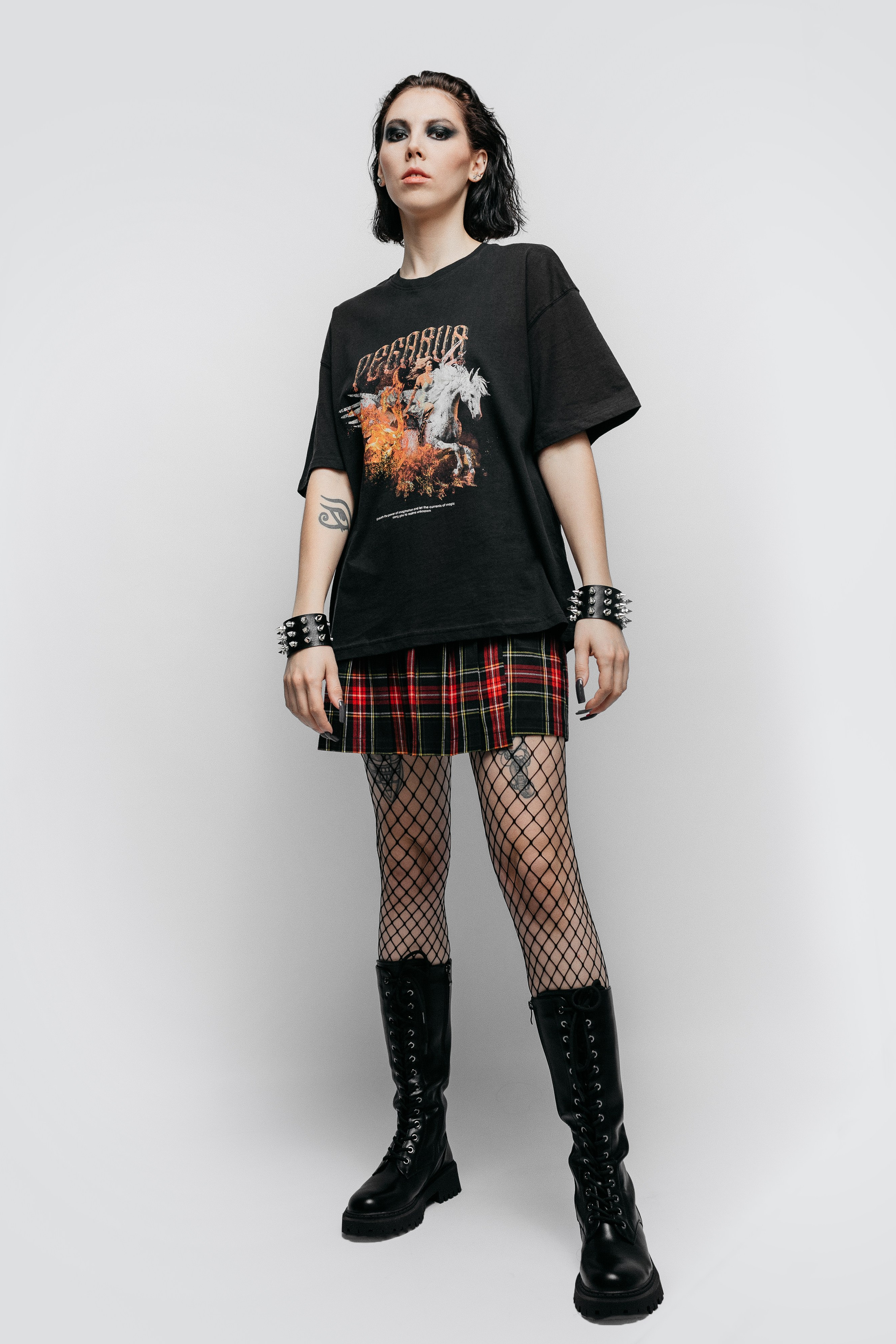 Crazy World. ВИЗУАЛЬНЫЙ КОНТЕНТ ДЛЯ ЭКСПЕРТОВ И БРЕНДОВ