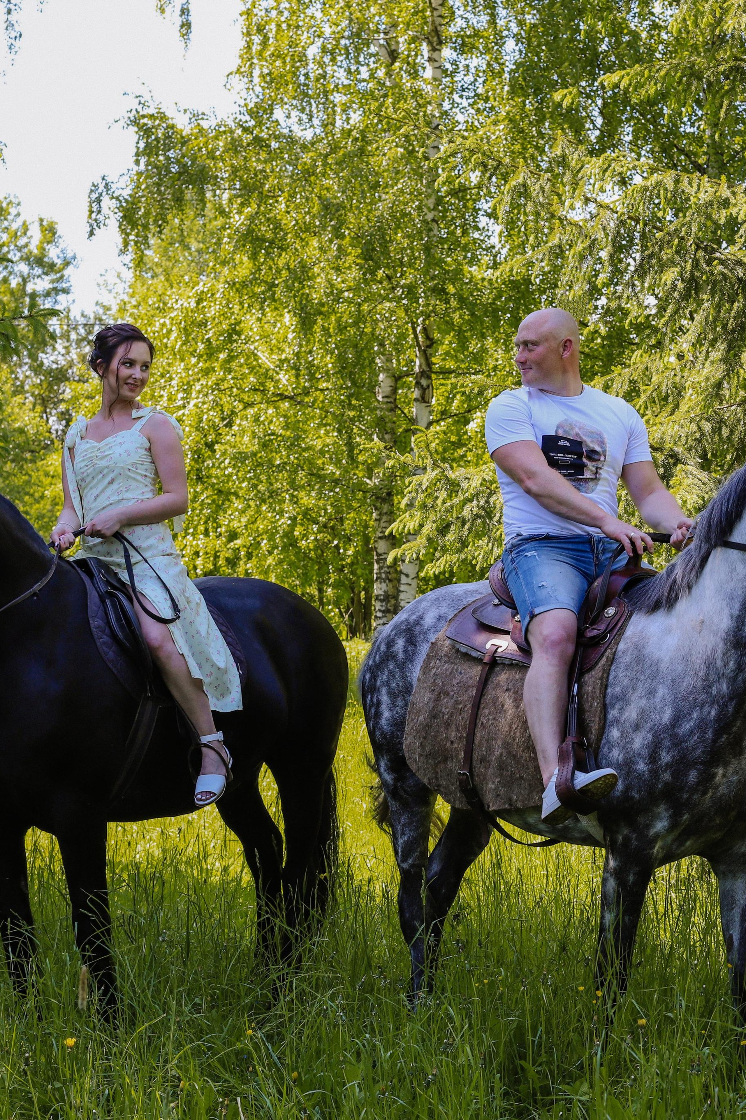 Старая Ладога с лошадью Катя и Сергей