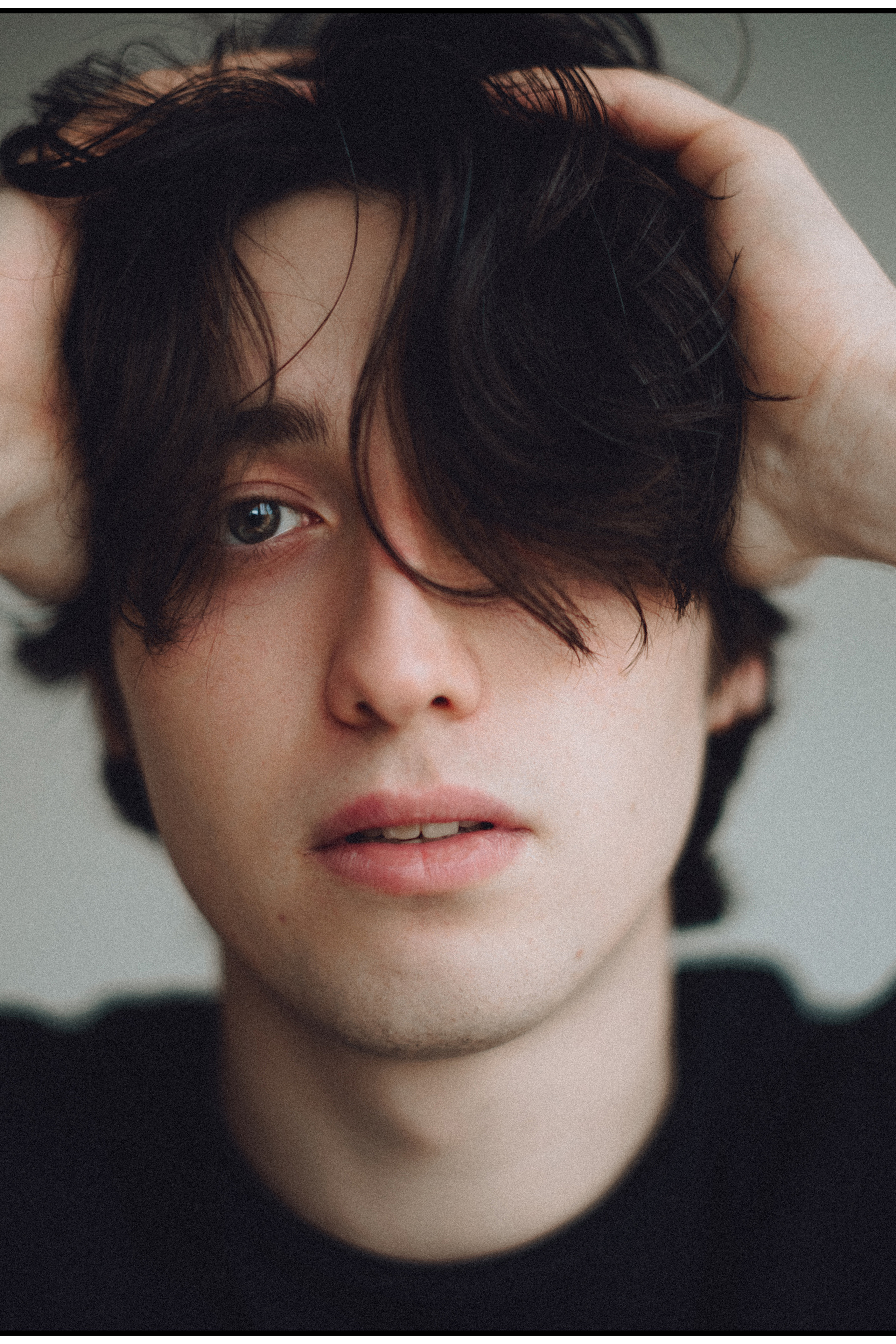 Фотосъёмка музыканта в студии на циклораме