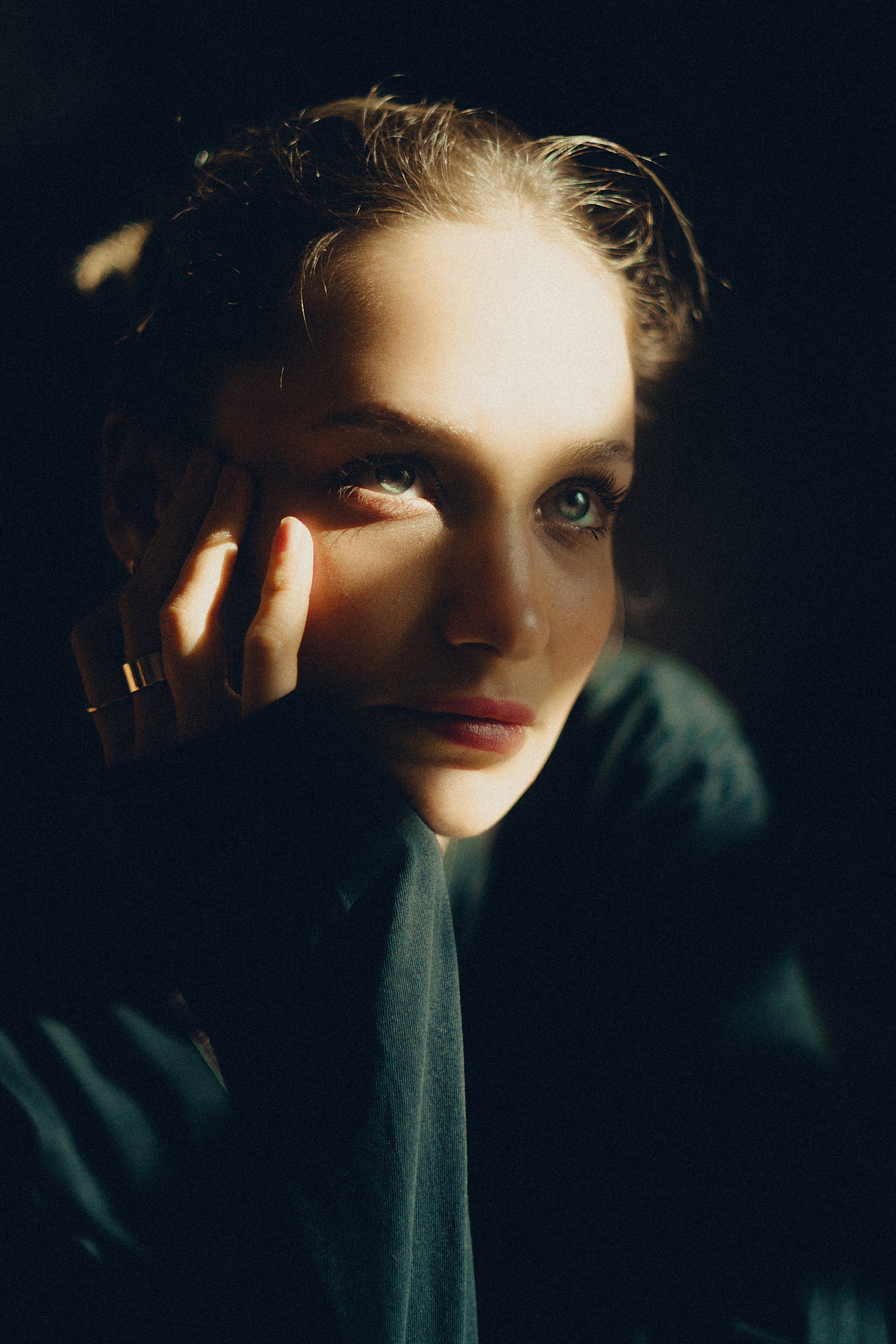 женский портрет в&nbsp;кофейни петербурга