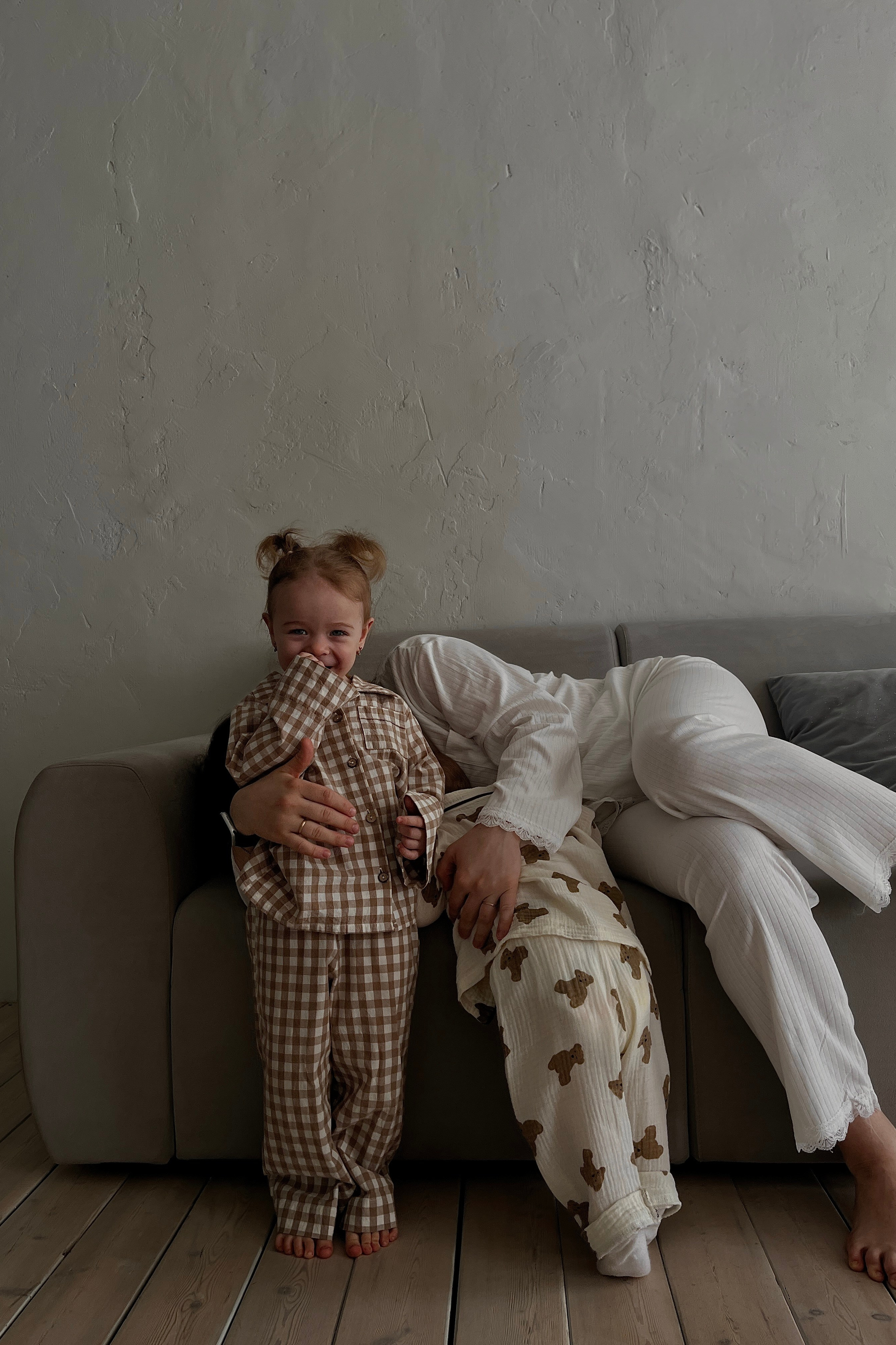 Алёна с дочками